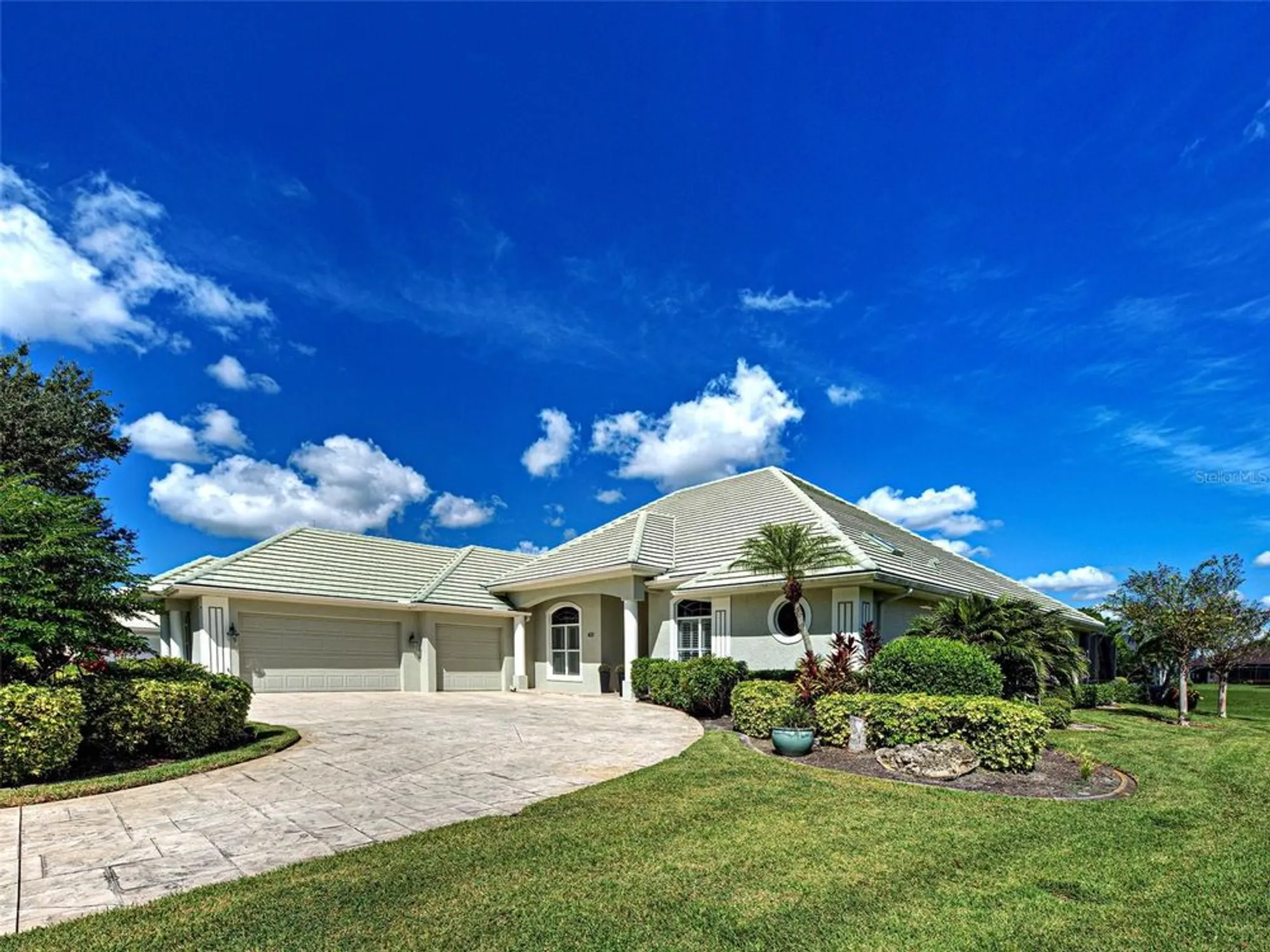 Property Slideshow image 2 of 66 | 431 tremingham way, Venice, FL, 34293