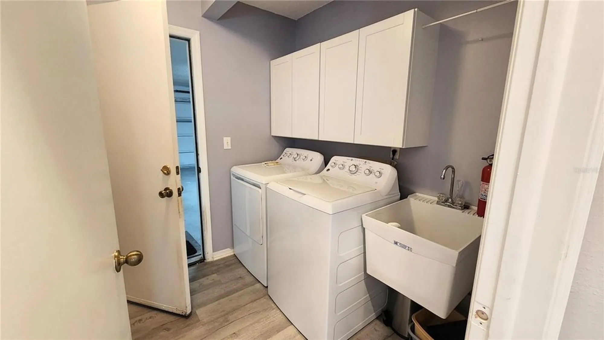 Property Slideshow image 15 of 60 | 2113 e del webb blvd, Sun City Center, FL, 33573