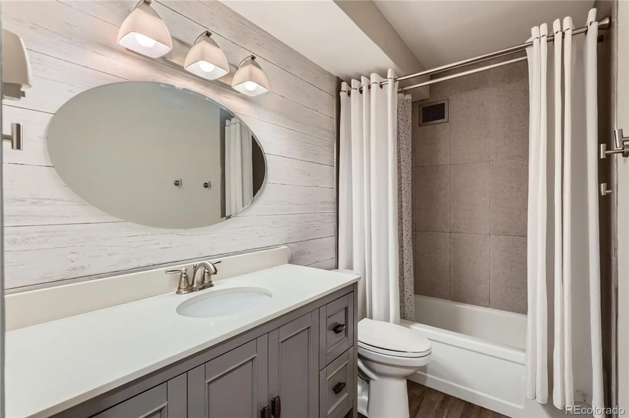 Property Slideshow image 7 of 11 | 9300 e center ave apt 3a, Denver, CO, 80247