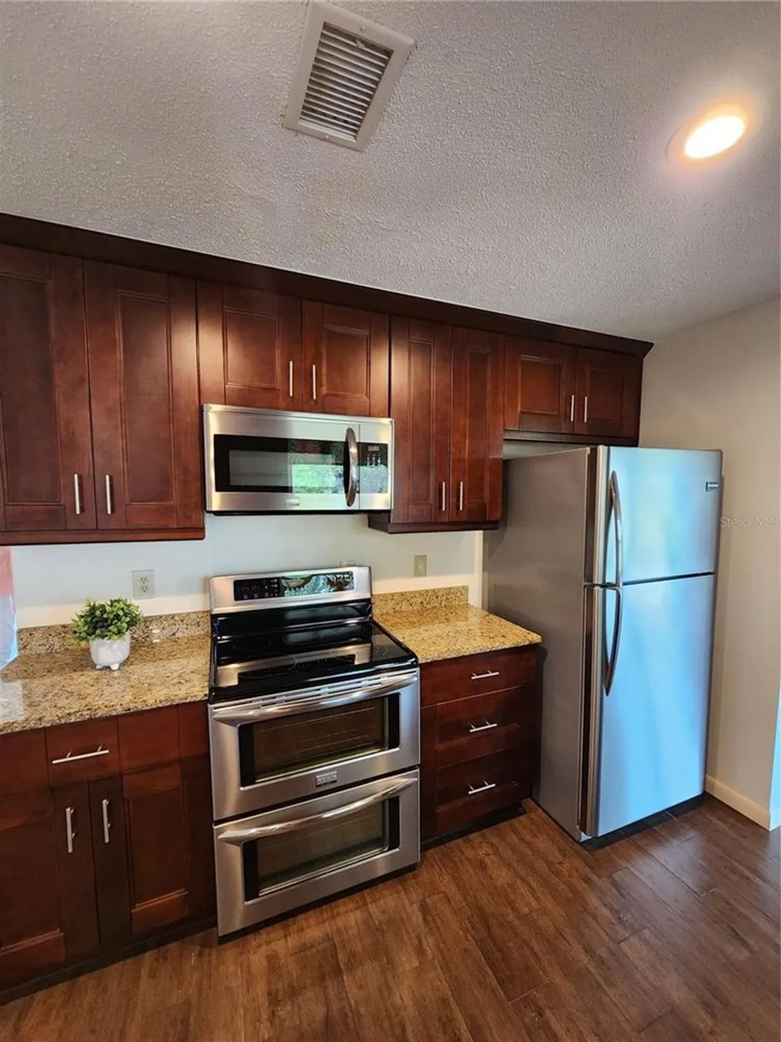 Property Slideshow image 6 of 37 | 9926 40th st, Pinellas Park, FL, 33782