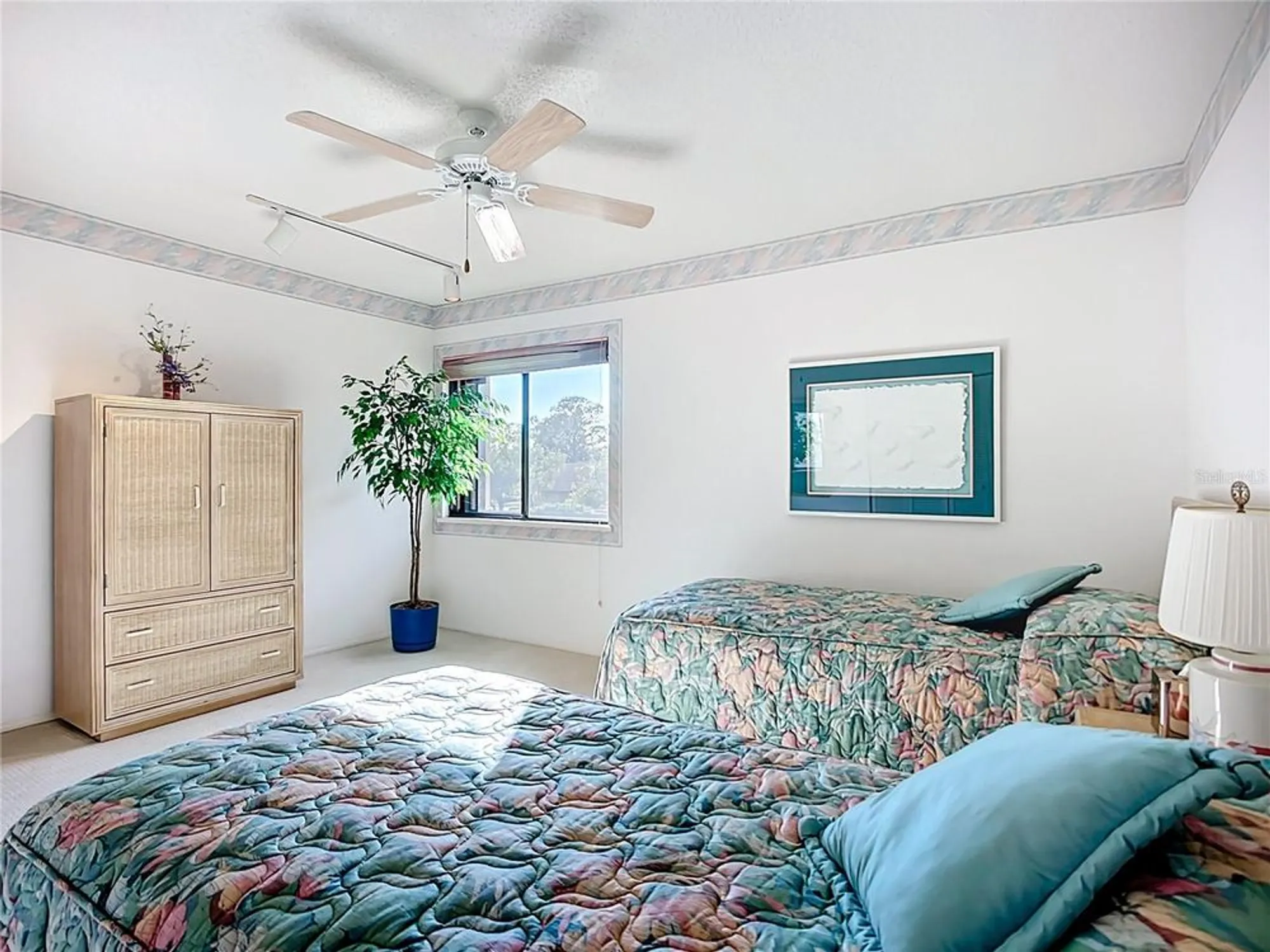 Property Slideshow image 25 of 43 | 4683 oak hollow dr 3, Sarasota, FL, 34241