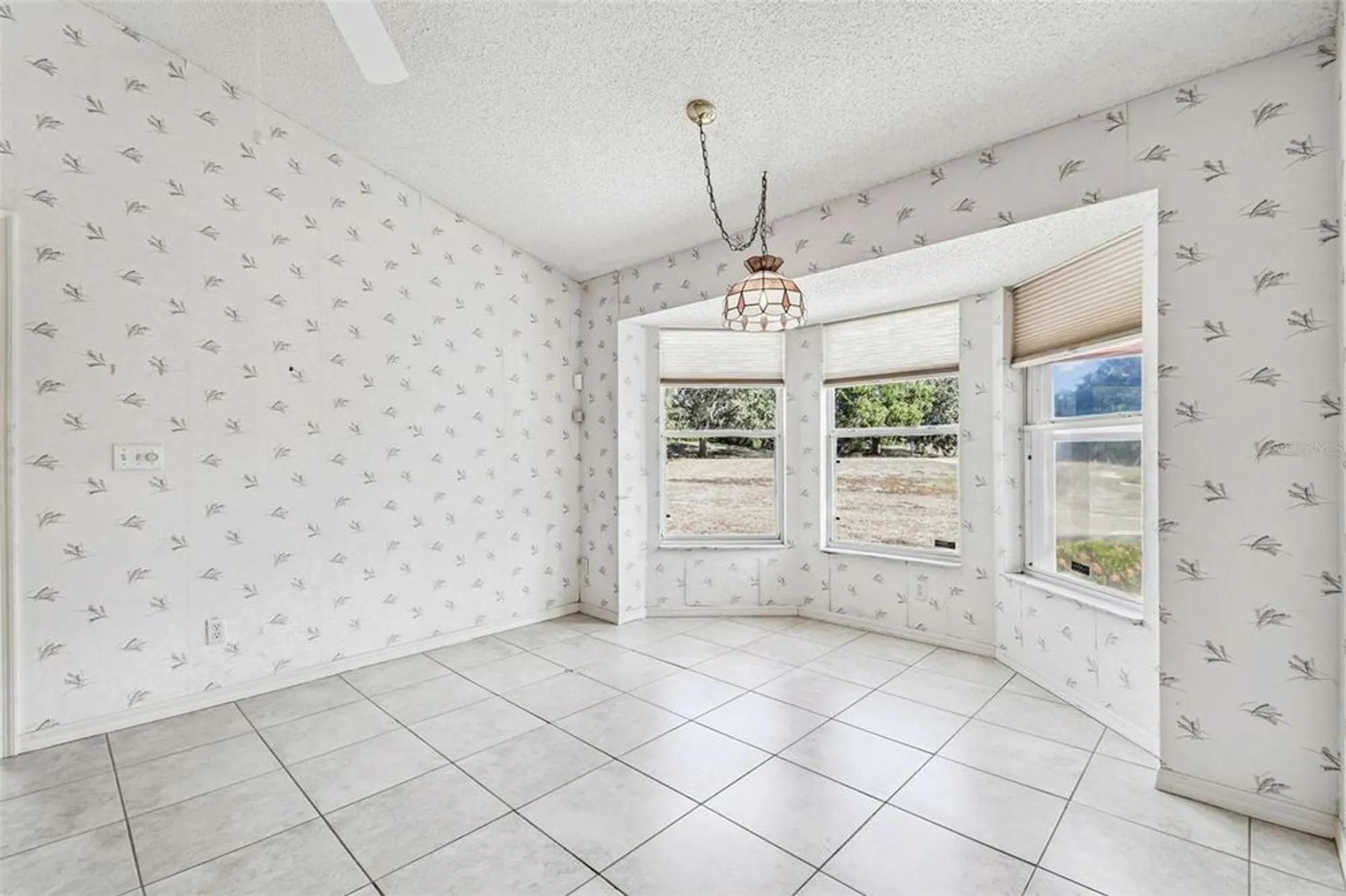 Property Slideshow image 14 of 39 | 2305 e del webb blvd, Sun City Center, FL, 33573