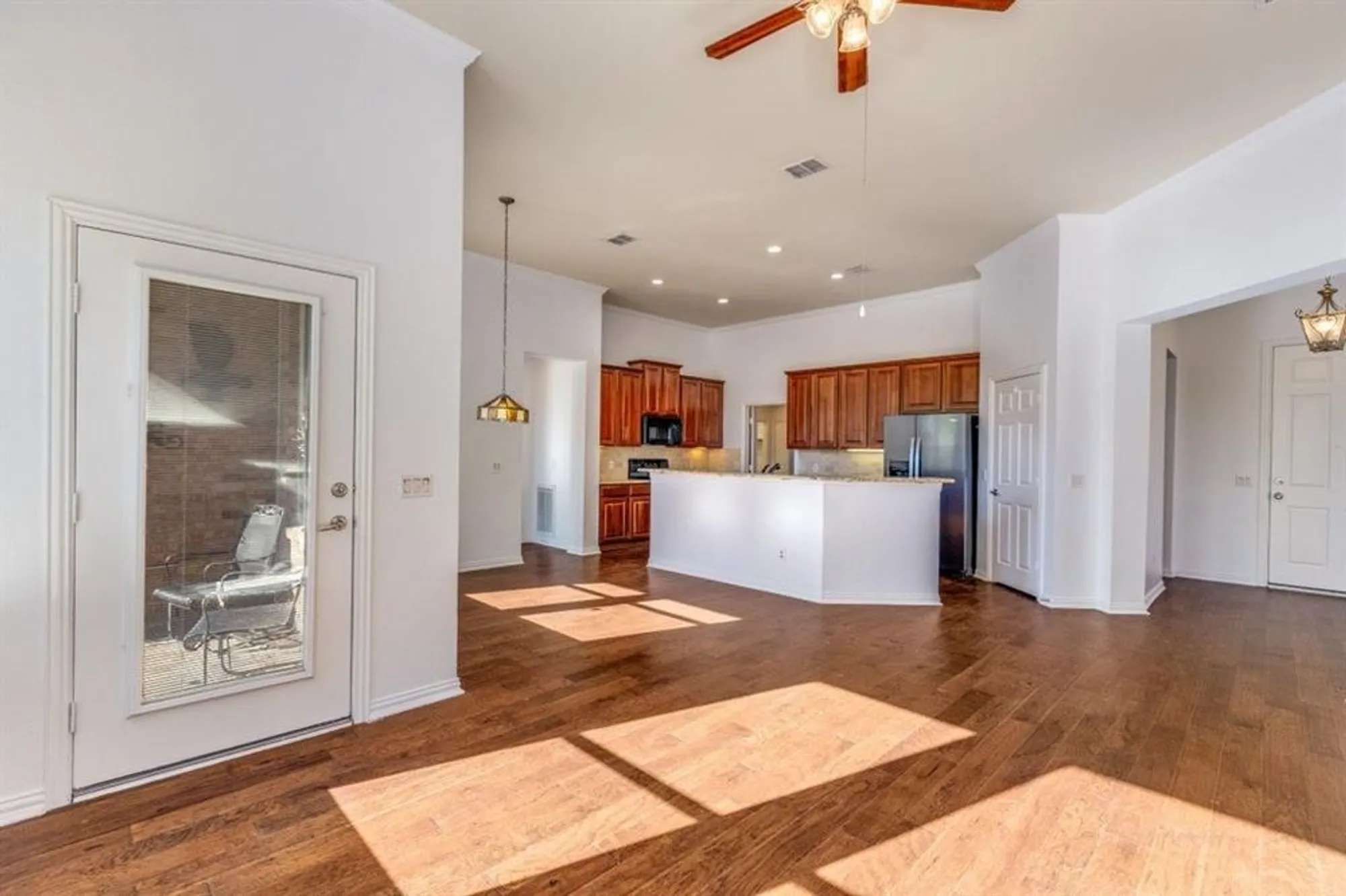 Property Slideshow image 8 of 25 | 727 scenic ranch cir, Fairview, TX, 75069