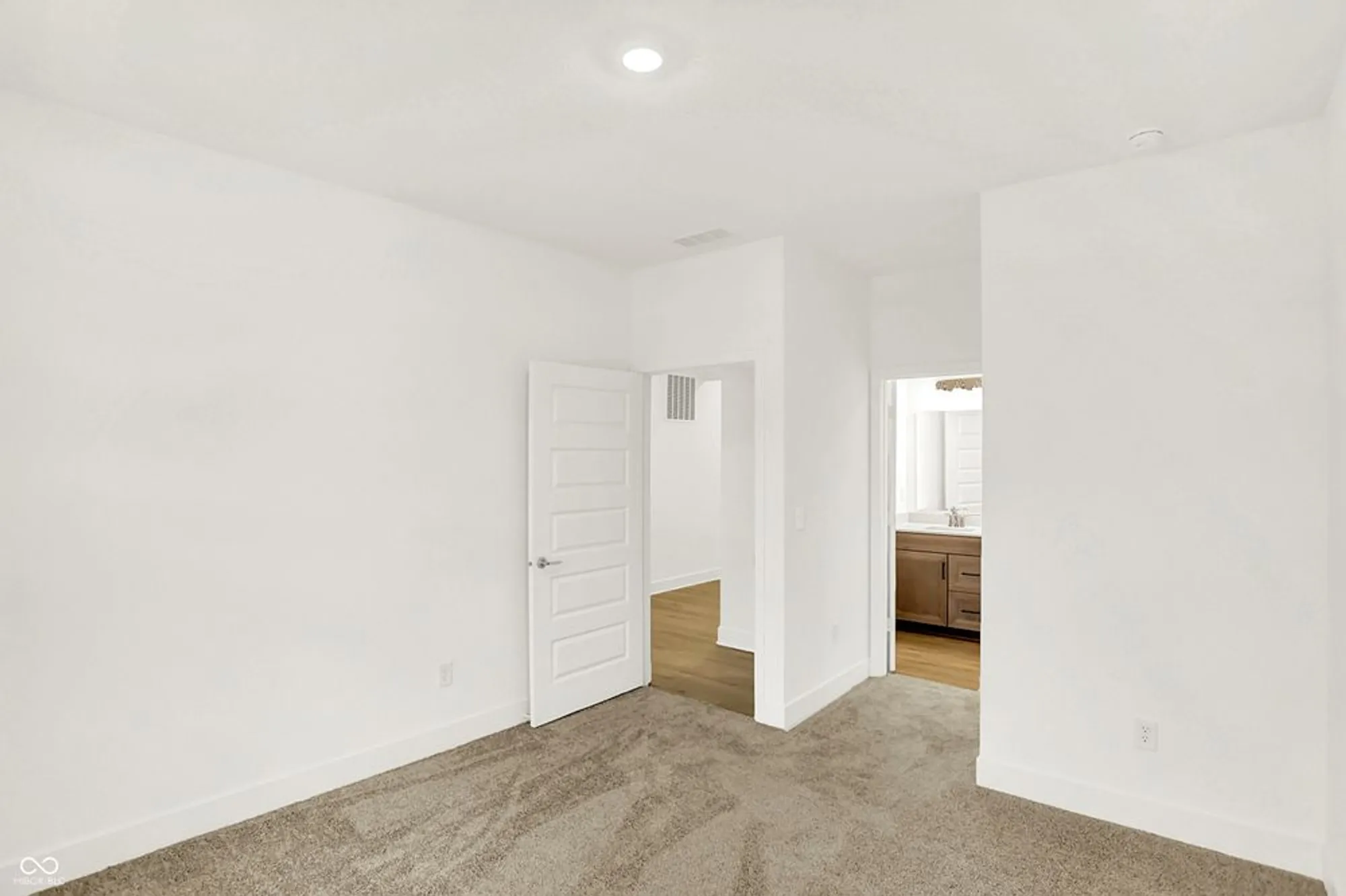 Property Slideshow image 10 of 52 | 5076 foxley park ln, Avon, IN, 46123