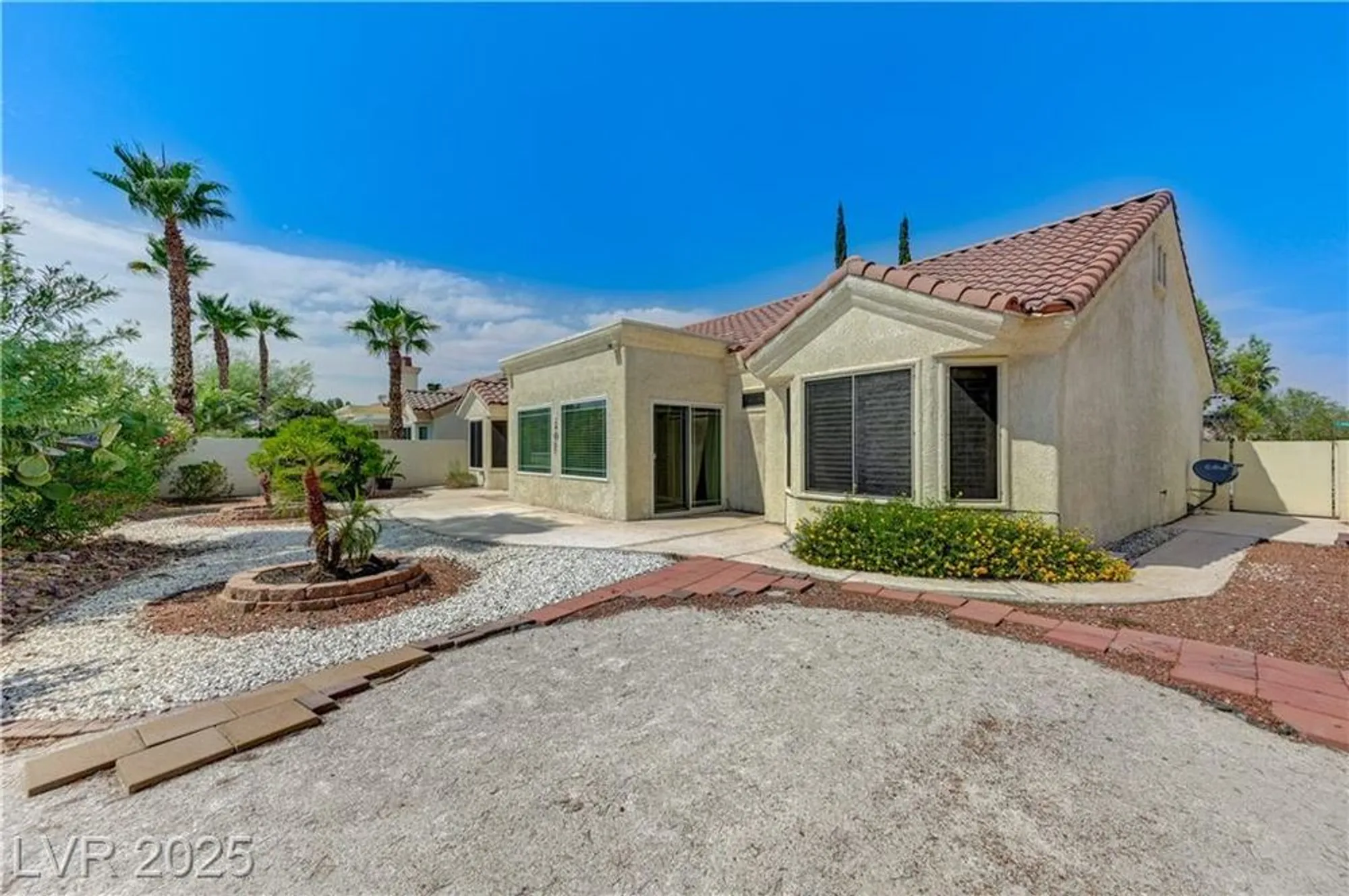 Property Slideshow image 22 of 24 | 8737 smokey dr, Las Vegas, NV, 89134
