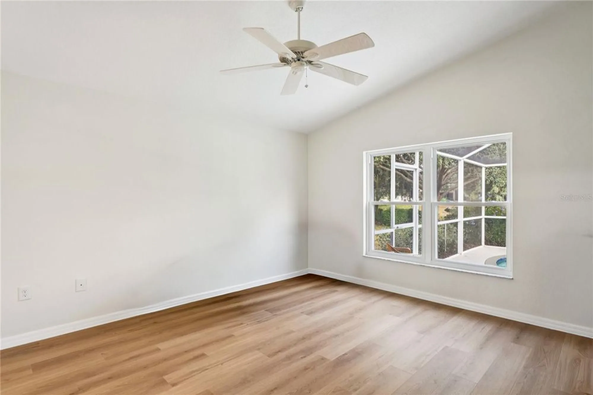 Property Slideshow image 20 of 81 | 322 greenwich cir, Spring Hill, FL, 34609