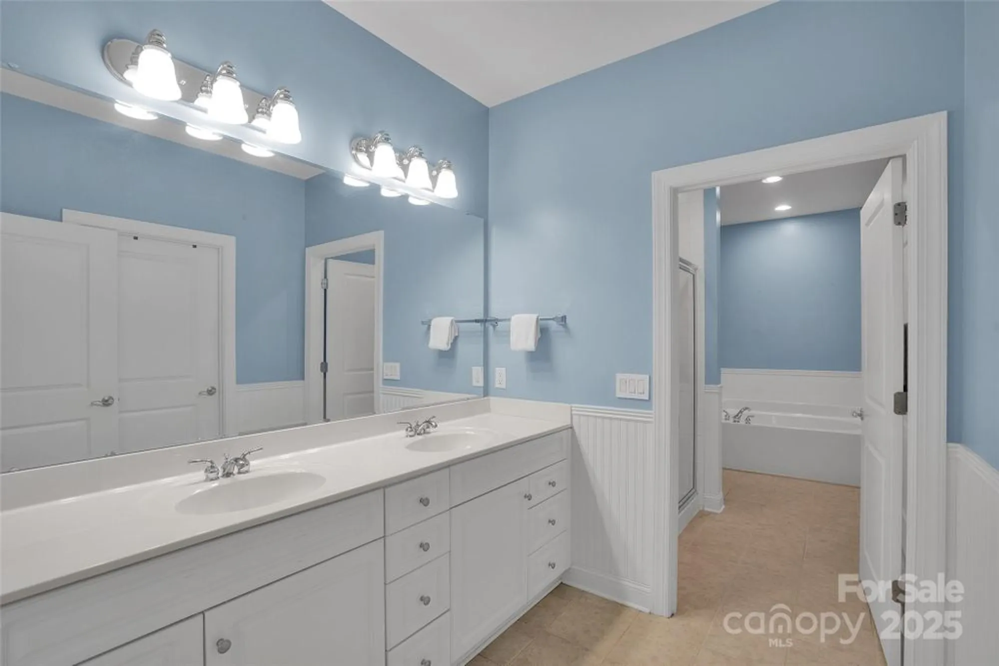 Property Slideshow image 21 of 46 | 2742 circa dr, Matthews, NC, 28105