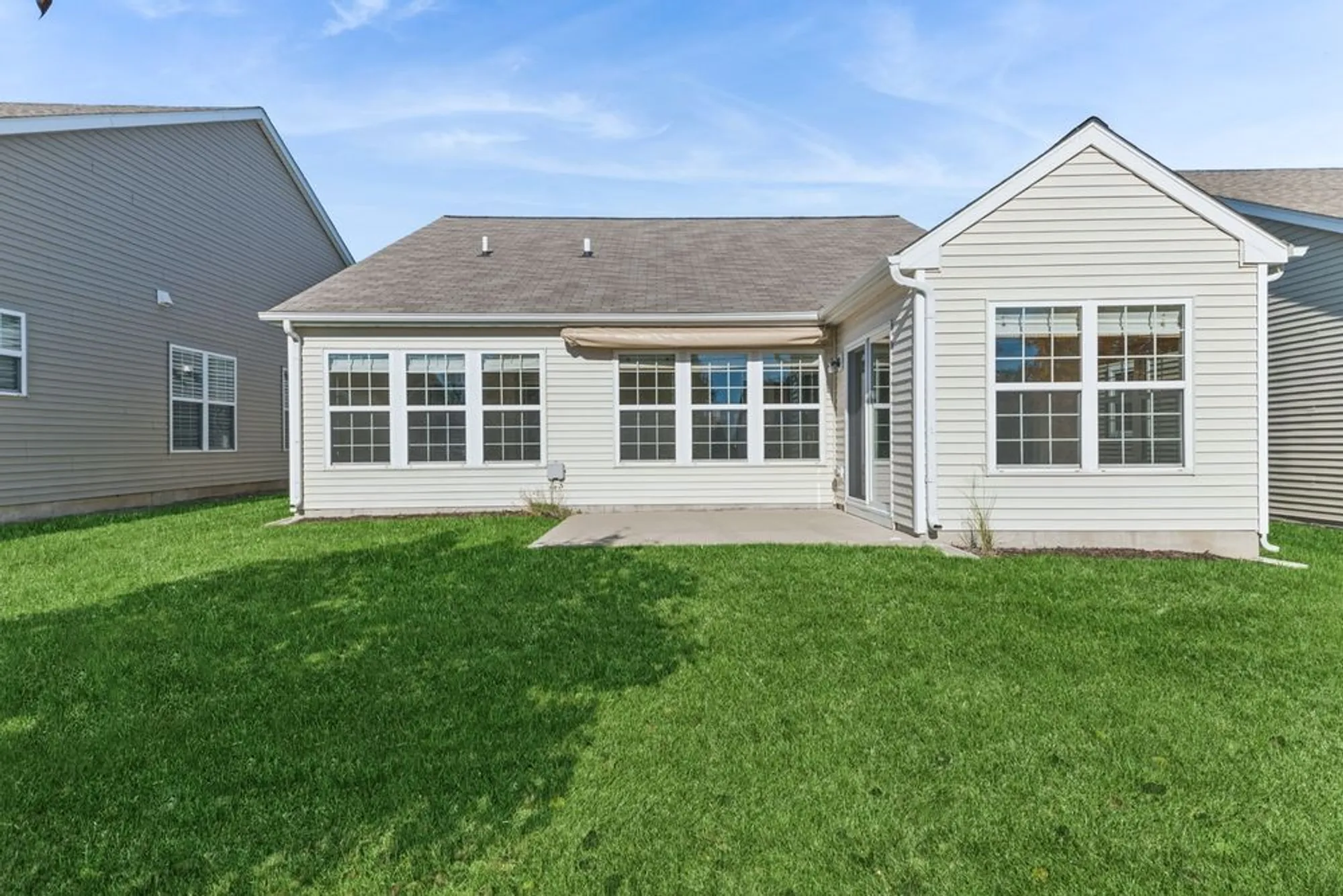 Property Slideshow image 27 of 28 | 2920 stoney creek dr, Elgin, IL, 60124