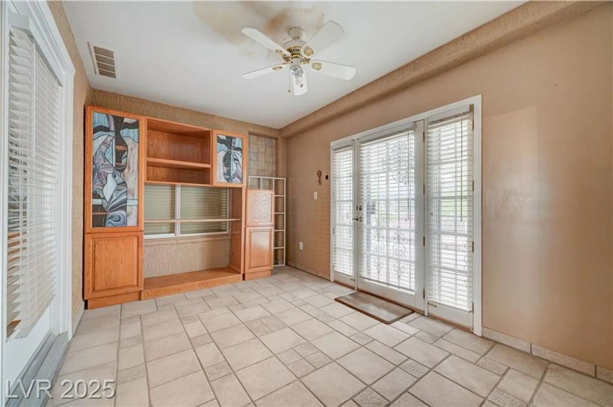 Property Slideshow image 31 of 69 | 3033 merimar dr, Las Vegas, NV, 89134