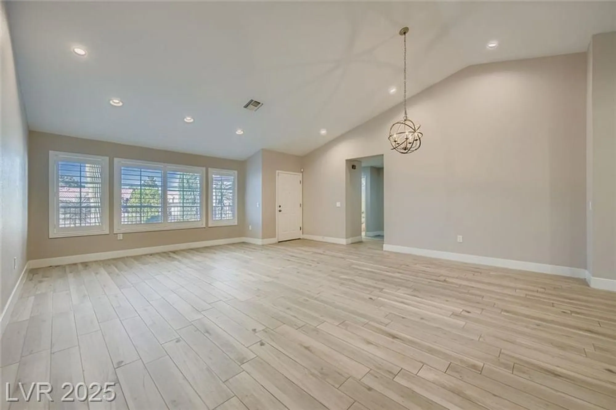Property Slideshow image 11 of 40 | 9045 firebird dr, Las Vegas, NV, 89134