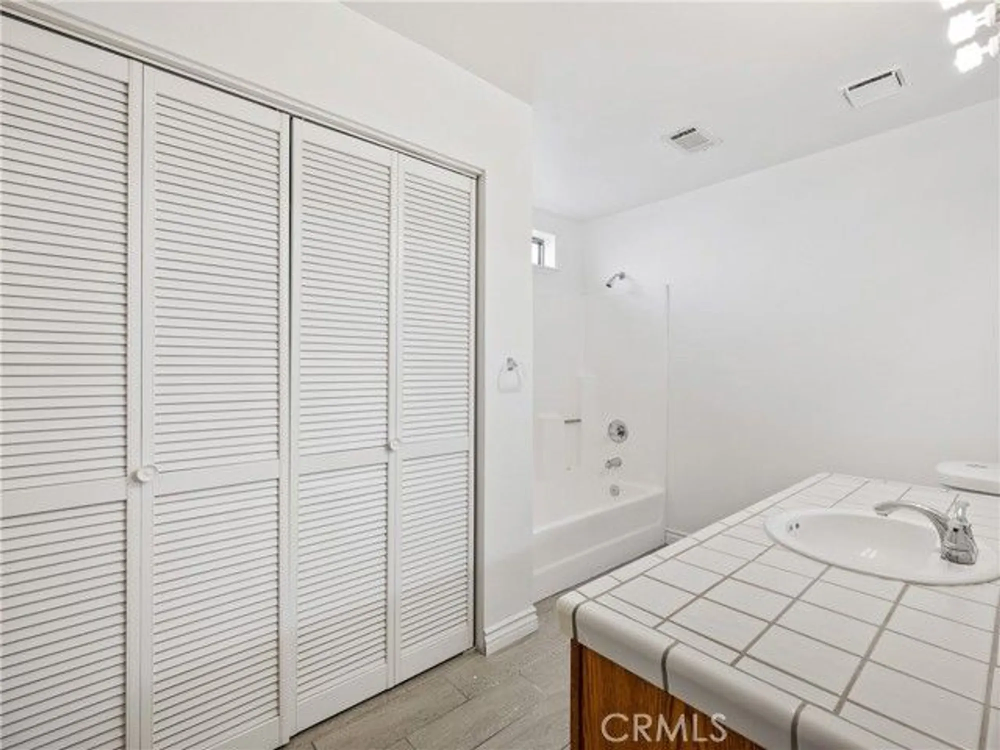 Property Slideshow image 12 of 37 | 19246 pine way, Apple Valley, CA, 92308