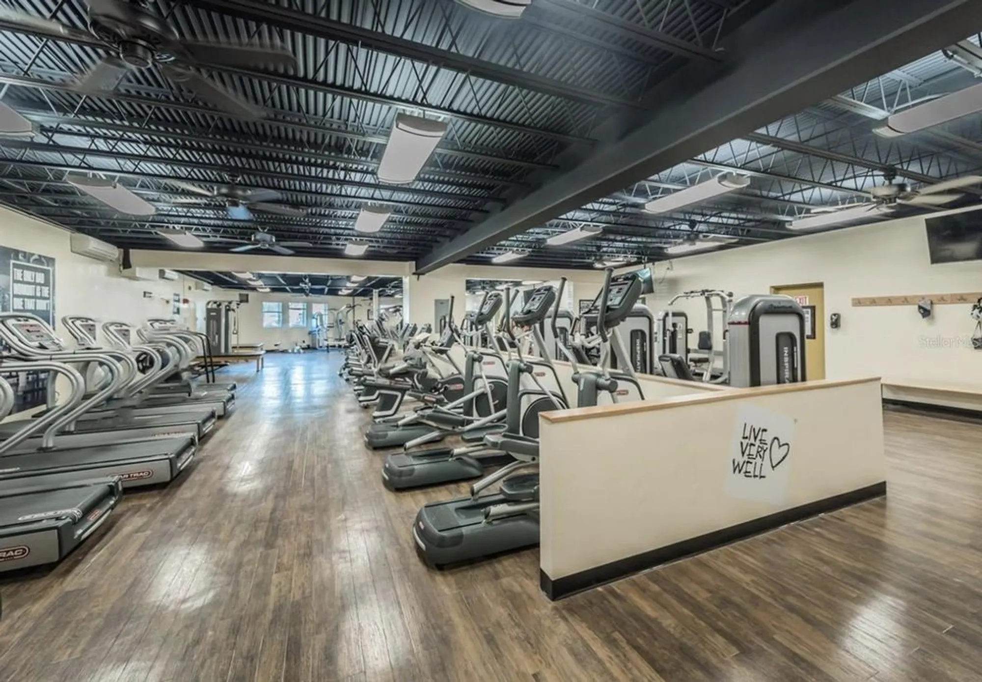 Property Slideshow image 22 of 26 | 2462 brazilia dr 42, Clearwater, FL, 33763