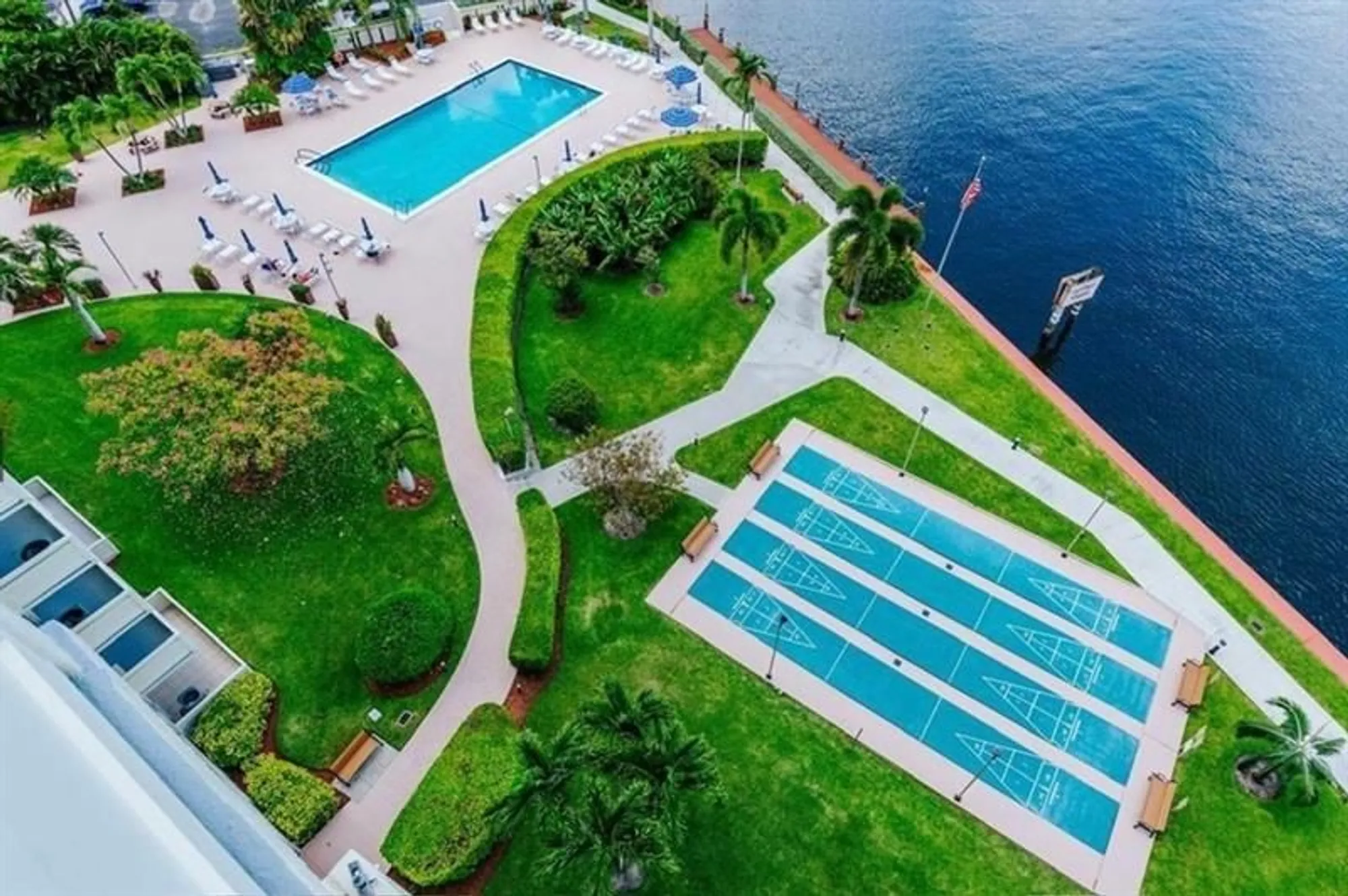 Property Slideshow image 4 of 25 | 3200 ne 36th st 1102, Fort Lauderdale, FL, 33308