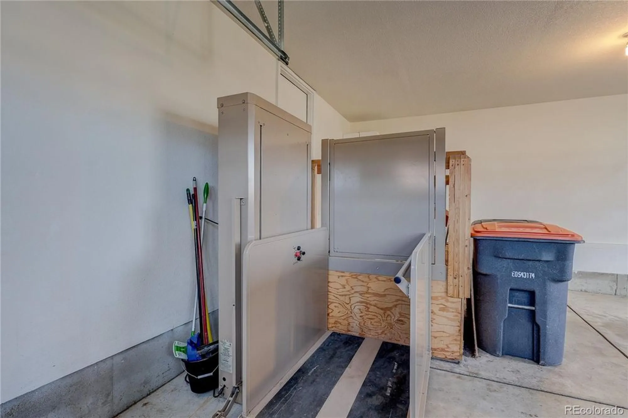 Property Slideshow image 38 of 45 | 22460 e heritage pkwy, Aurora, CO, 80016