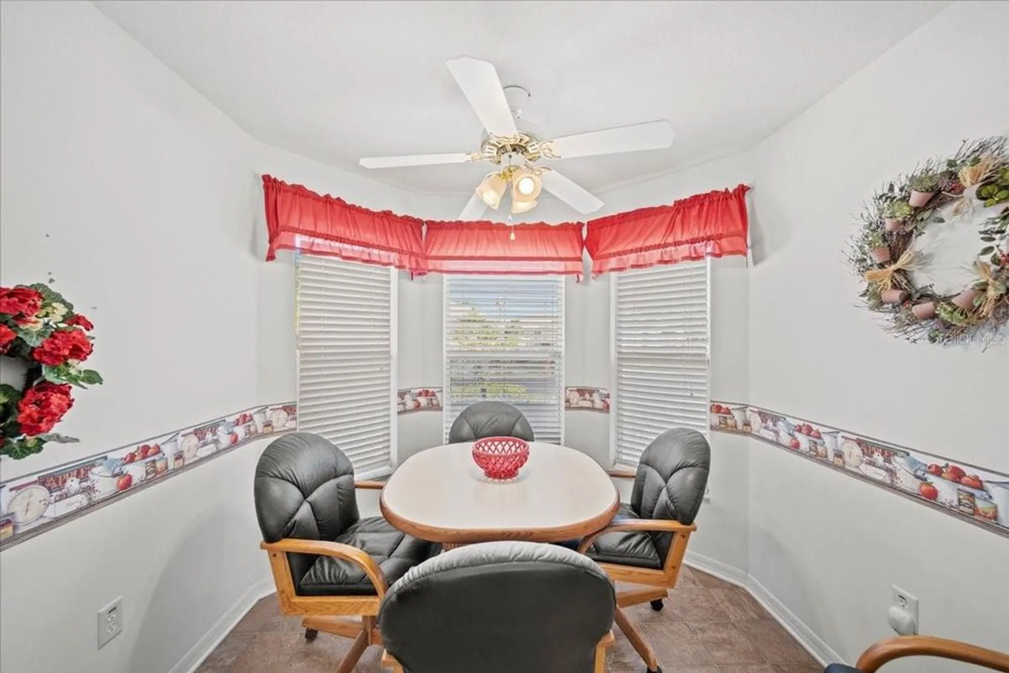 Property Slideshow image 17 of 42 | 364 lake suzanne dr, Lake Wales, FL, 33859