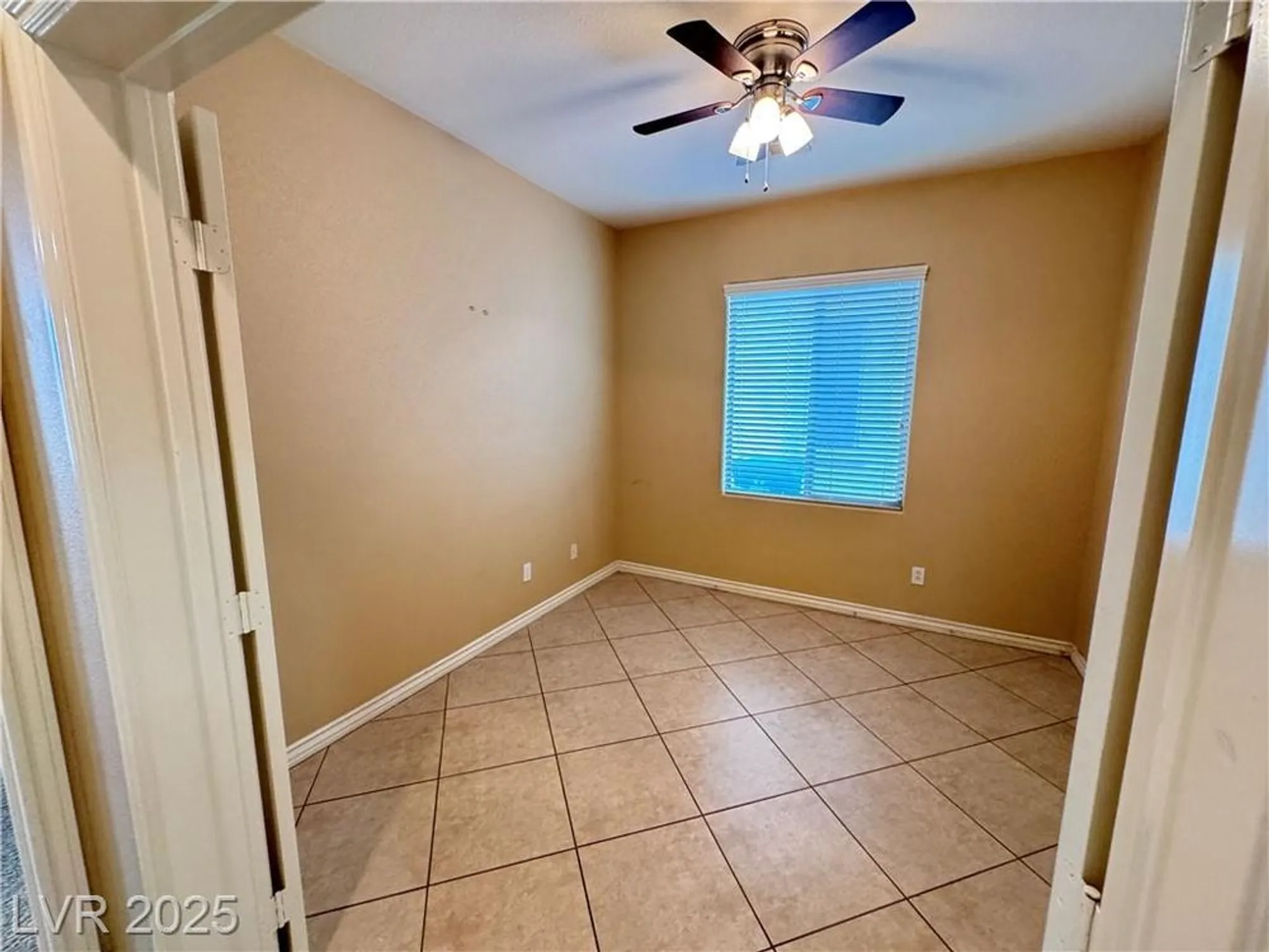 Property Slideshow image 20 of 64 | 5913 saratoga reserve st, North Las Vegas, NV, 89081
