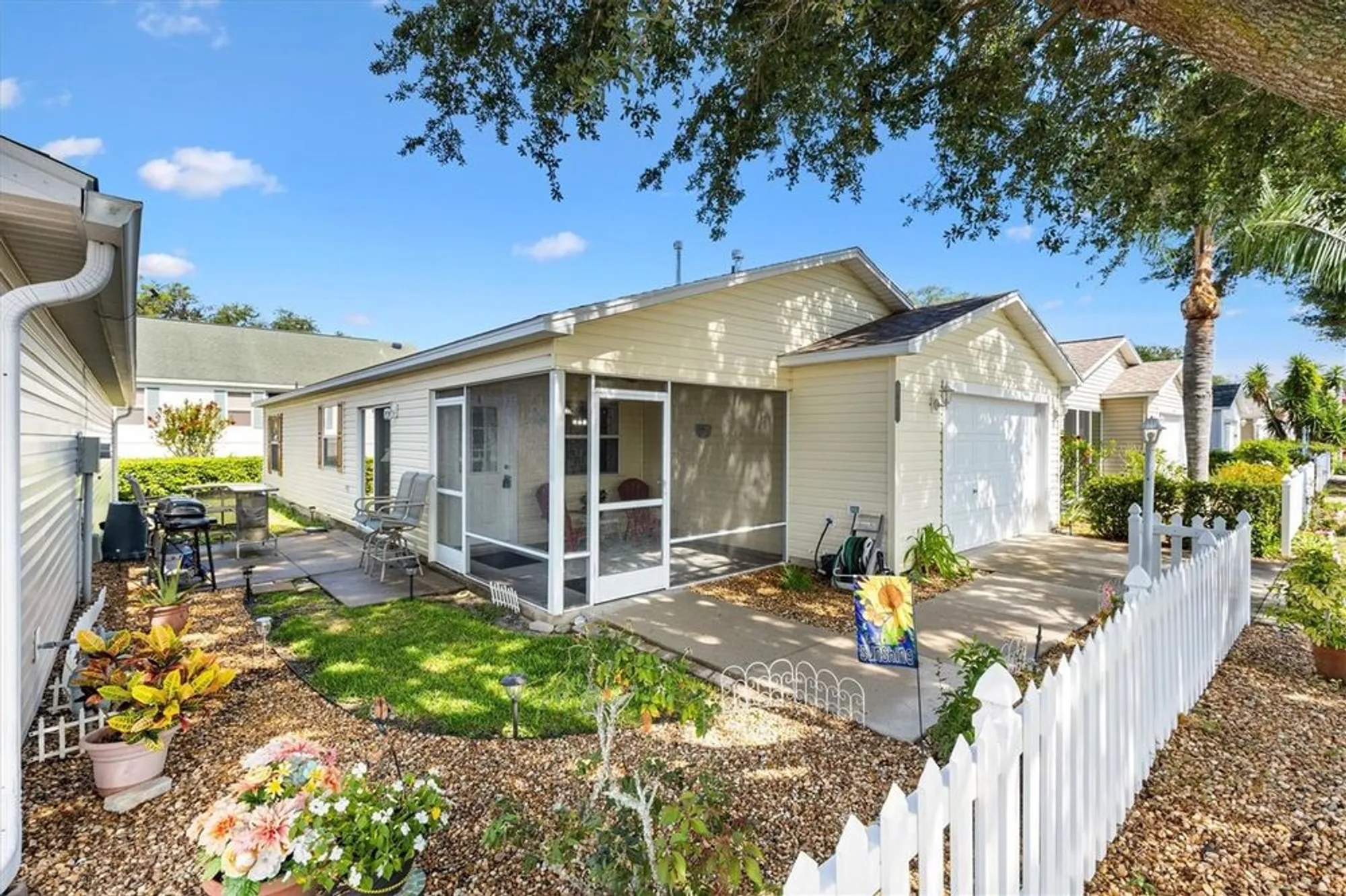 Property Slideshow image 4 of 31 | 16938 se 94th sunnybrook cir, The Villages, FL, 32162