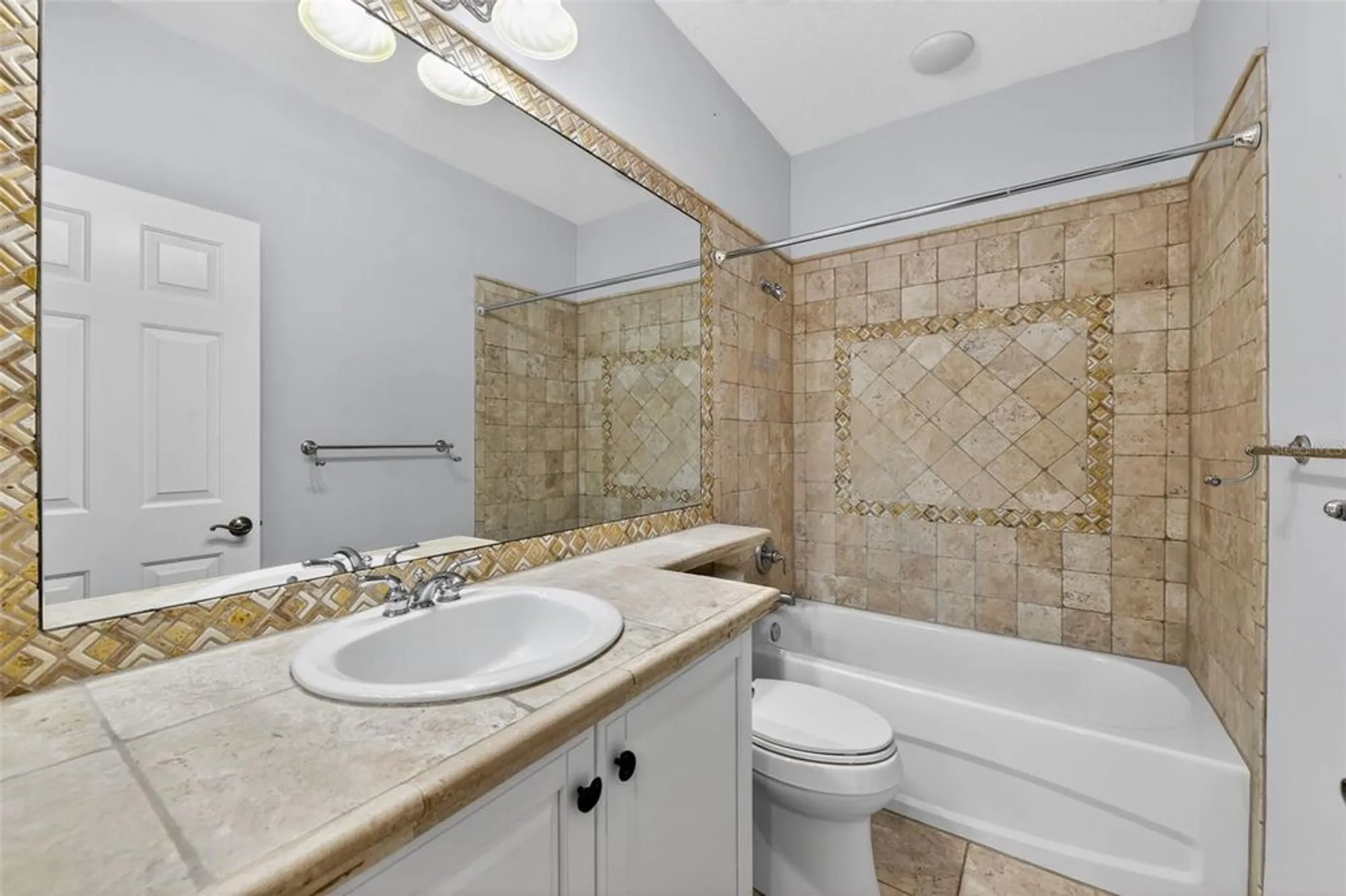 Property Slideshow image 14 of 56 | 5617 seagrass pl, Apollo Beach, FL, 33572