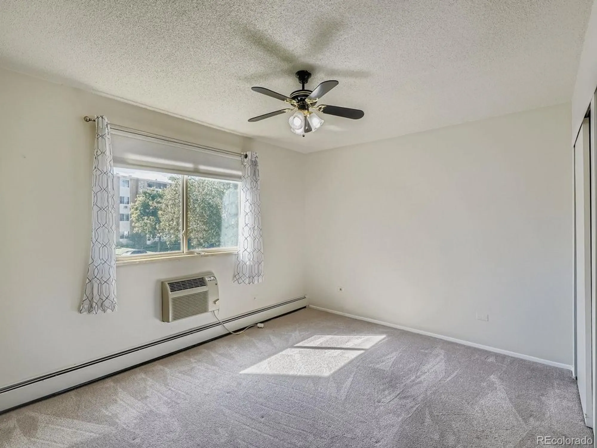 Property Slideshow image 13 of 31 | 680 s alton way unit 1b, Denver, CO, 80247