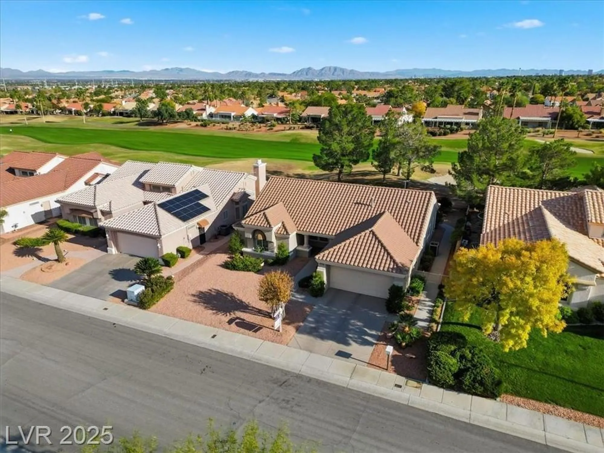 Property Slideshow image 42 of 52 | 2904 castle bar dr, Las Vegas, NV, 89134