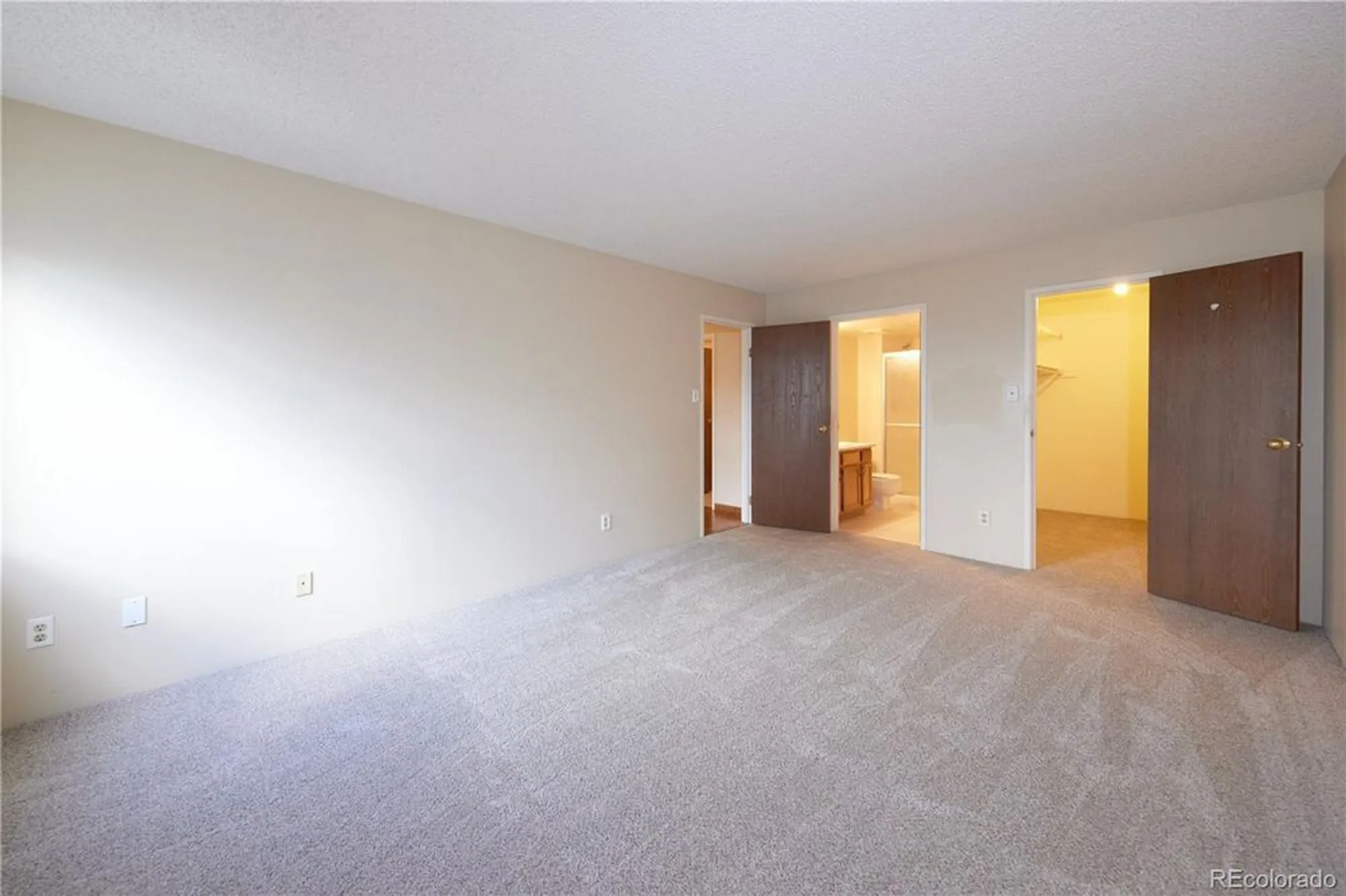 Property Slideshow image 17 of 45 | 13902 e marina dr apt 610, Aurora, CO, 80014