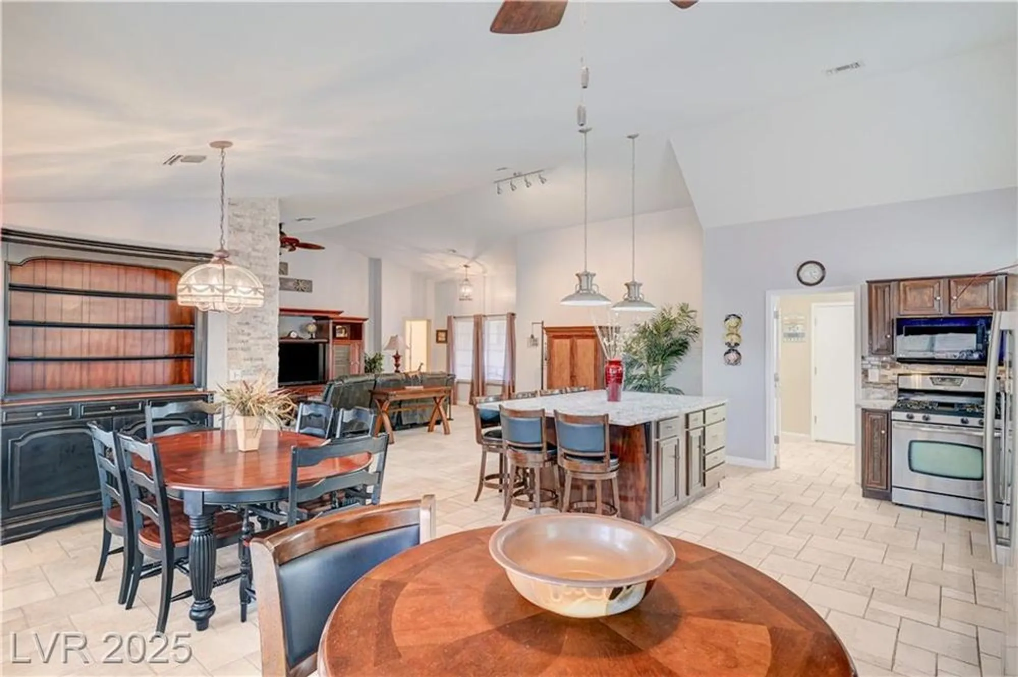 Property Slideshow image 23 of 69 | 3033 merimar dr, Las Vegas, NV, 89134