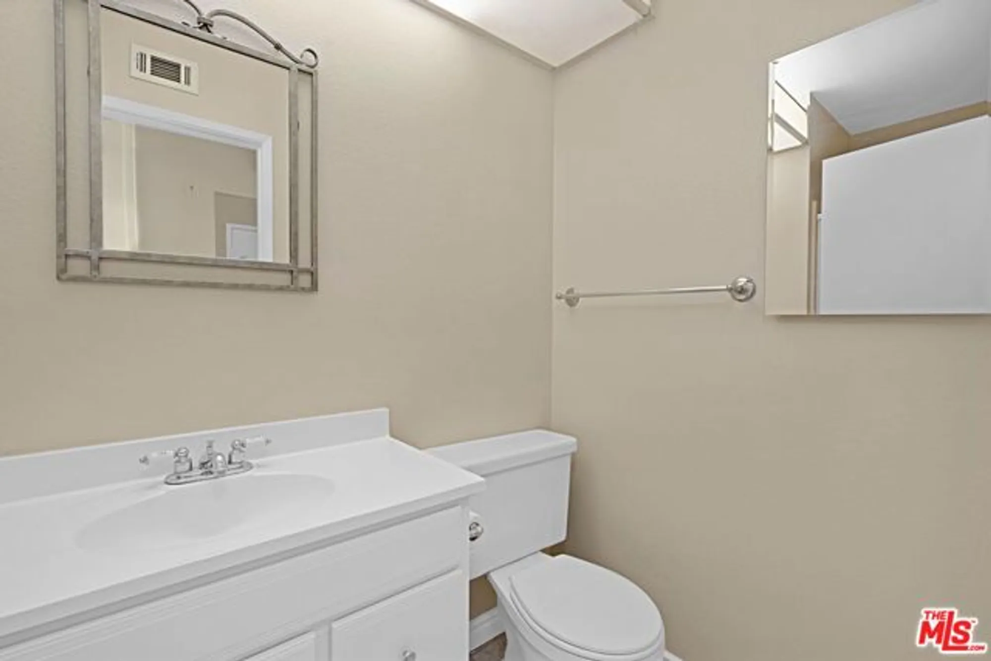 Property Slideshow image 12 of 27 | 25126 village 25, Camarillo, CA, 93012