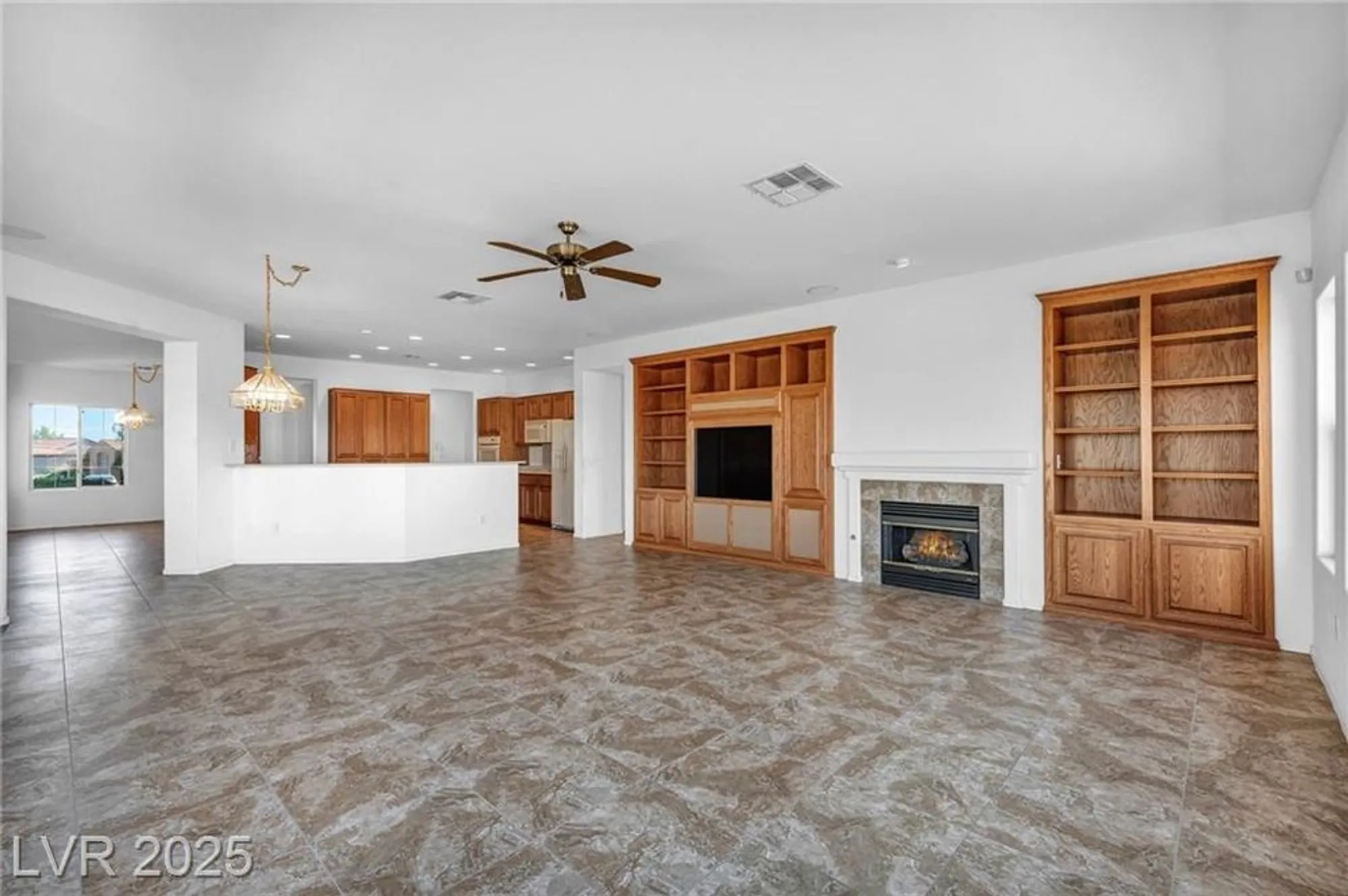 Property Slideshow image 13 of 71 | 2567 evening sky dr, Henderson, NV, 89052