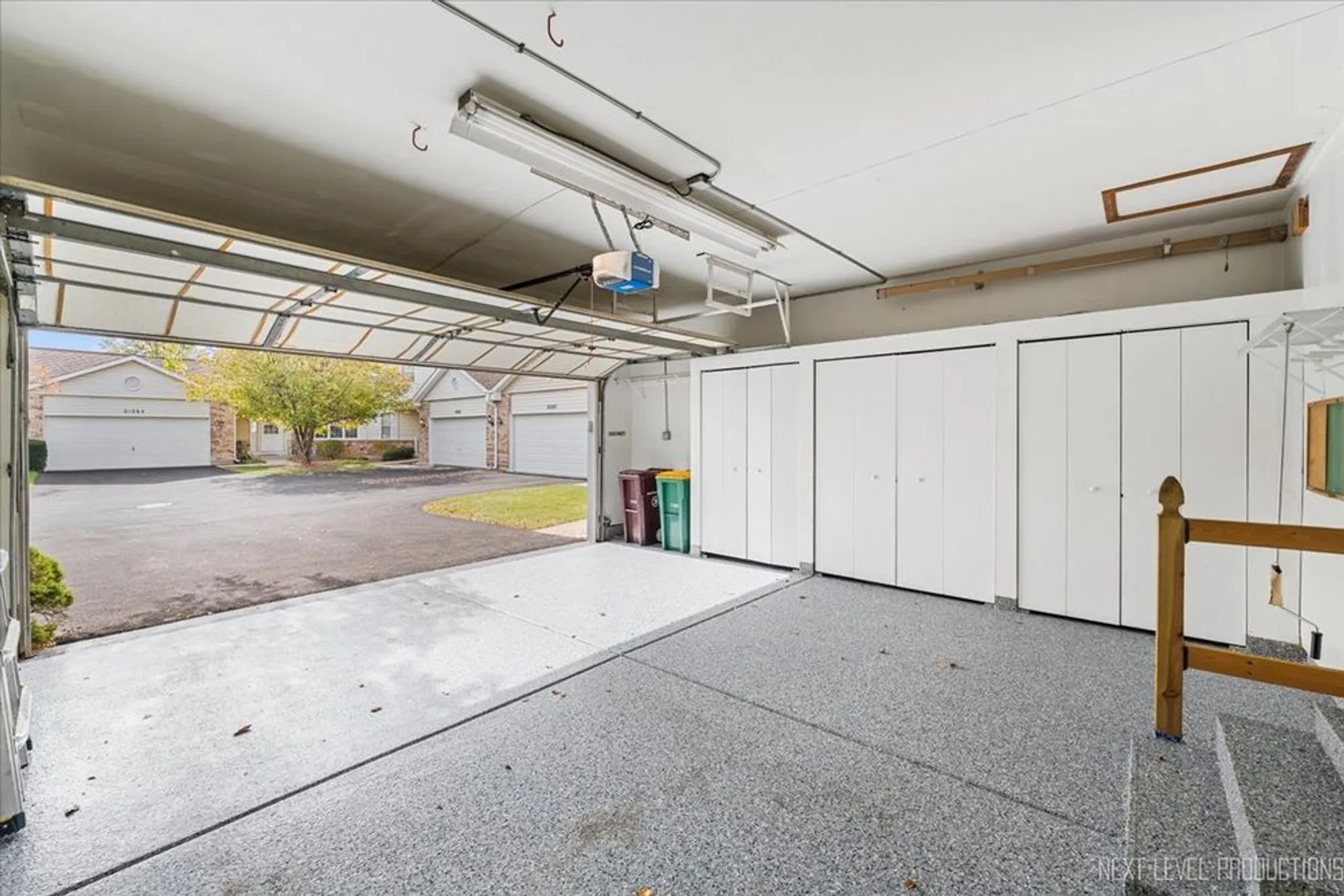 Property Slideshow image 34 of 49 | 21289 silktree cir, Plainfield, IL, 60544