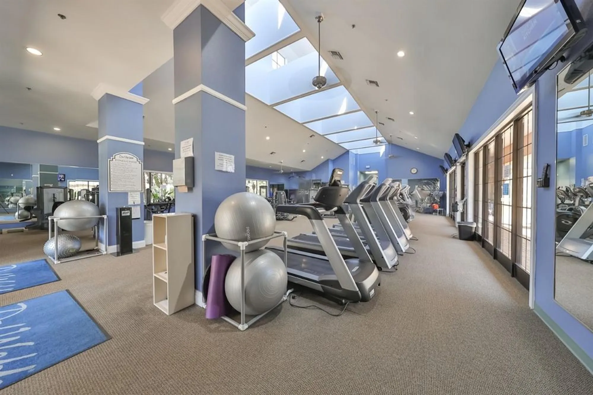 Property Slideshow image 20 of 32 | 239 mystic falls dr, Apollo Beach, FL, 33572