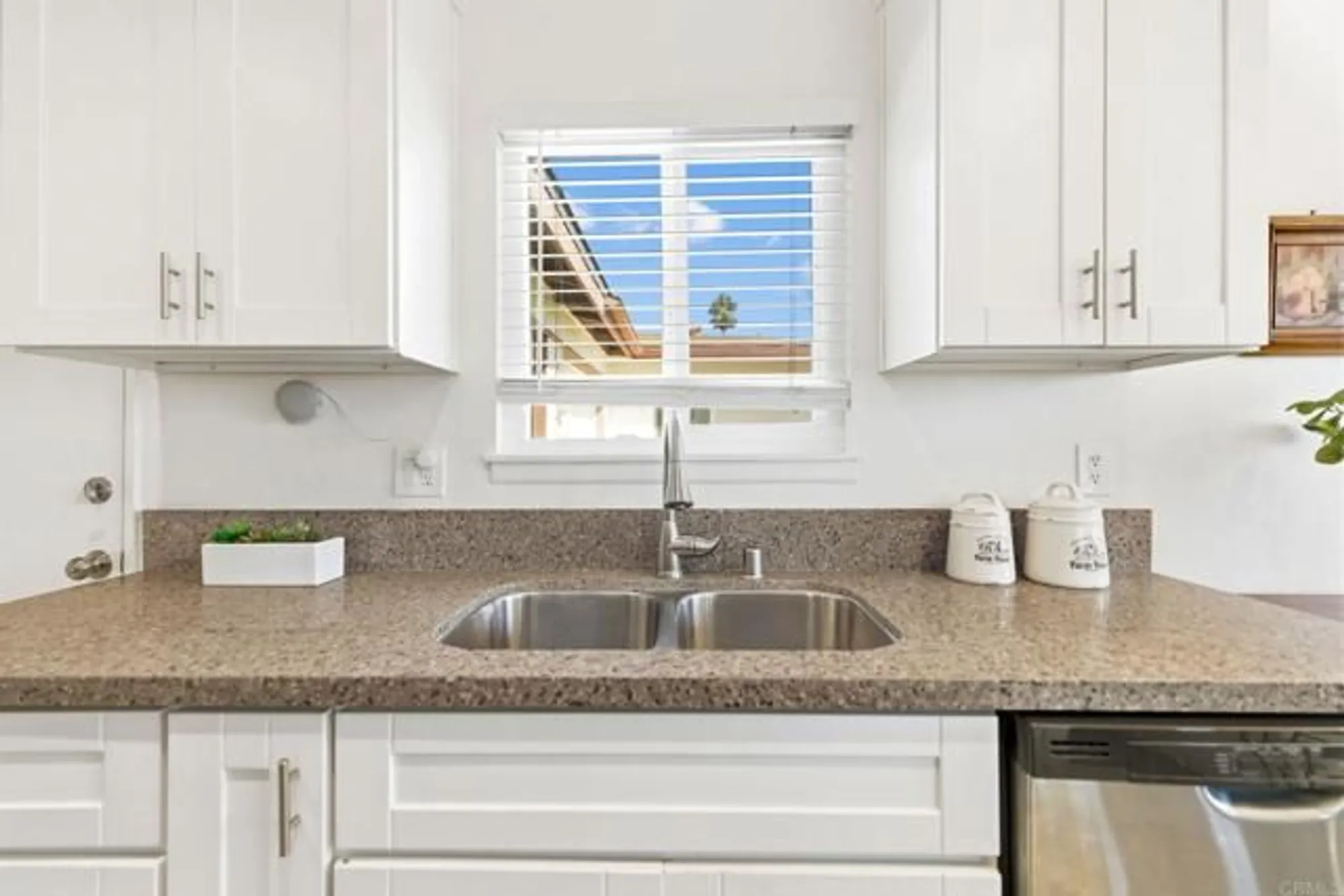 Property Slideshow image 13 of 40 | 3560 santa maria st, Oceanside, CA, 92056