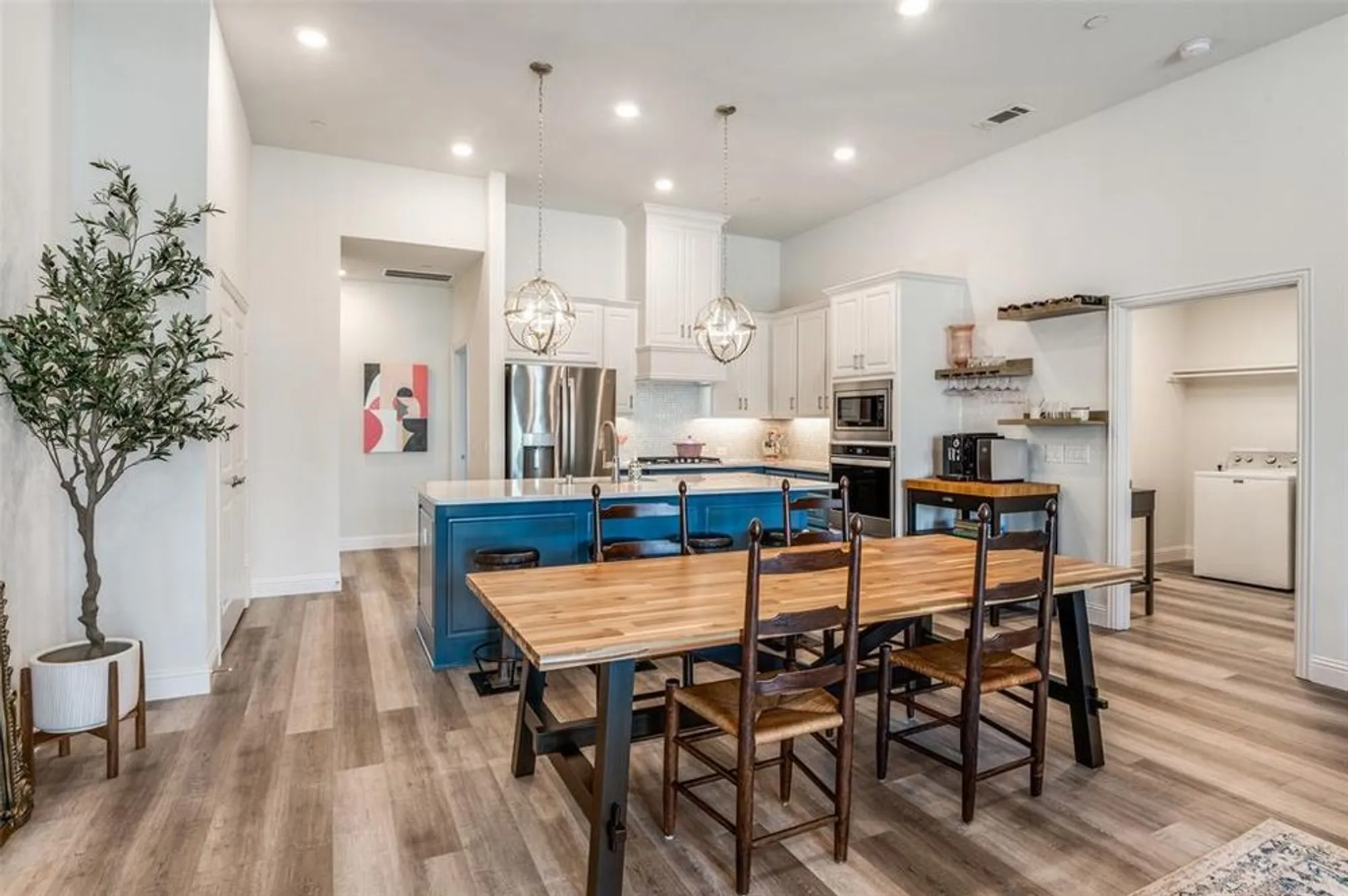 Property Slideshow image 9 of 28 | 3851 sand lily ln, Prosper, TX, 75078