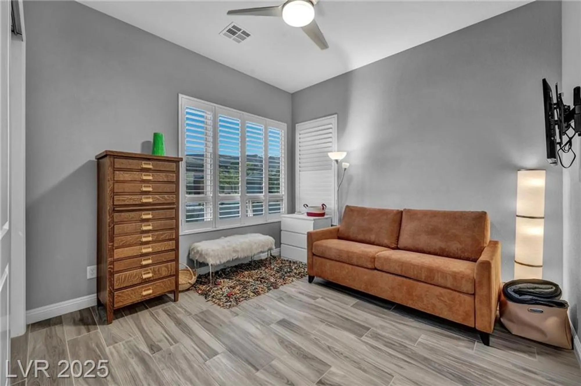 Property Slideshow image 32 of 87 | 9988 regency square ave, Las Vegas, NV, 89148