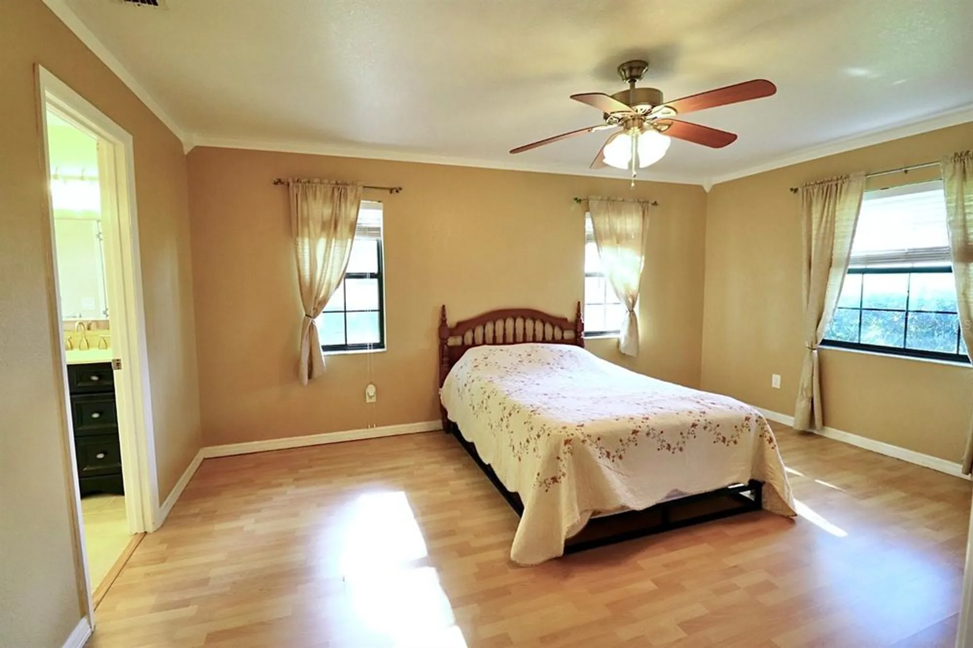 Property Slideshow image 16 of 33 | 5351 sw 80th pl, Ocala, FL, 34476