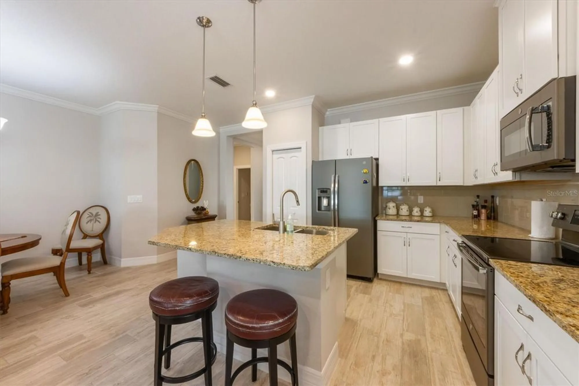 Property Slideshow image 15 of 37 | 7104 playa bella dr, Bradenton, FL, 34209