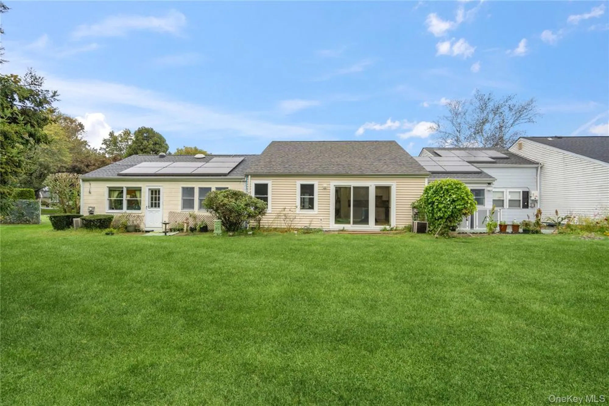 Property Slideshow image 20 of 29 | 53 freedom ln, Coram, NY, 11727