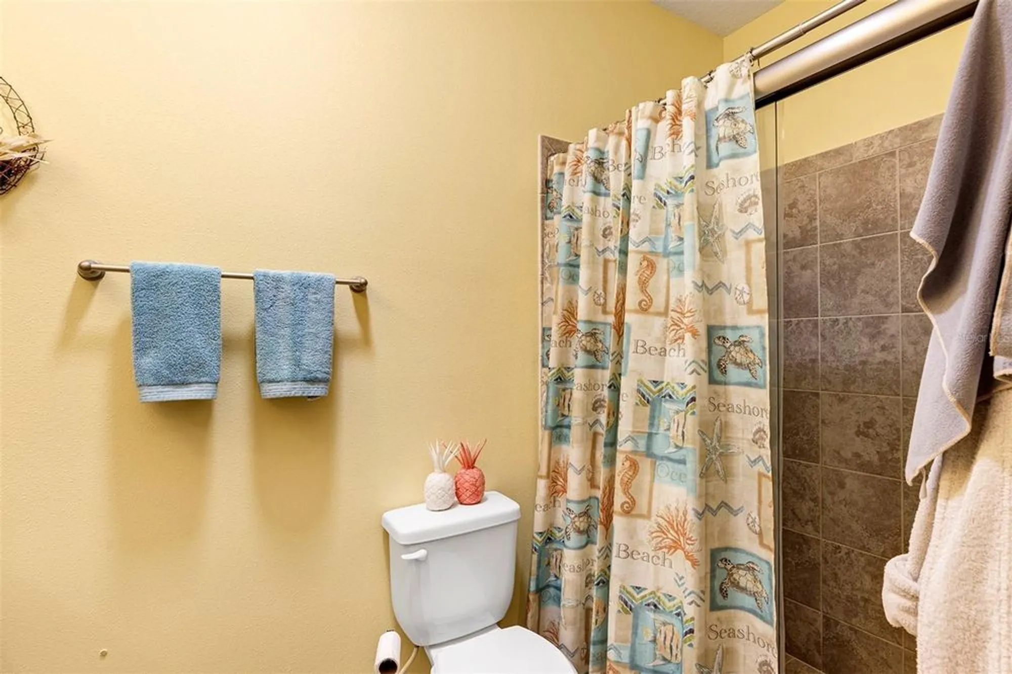 Property Slideshow image 18 of 49 | 26951 white plains way, Leesburg, FL, 34748