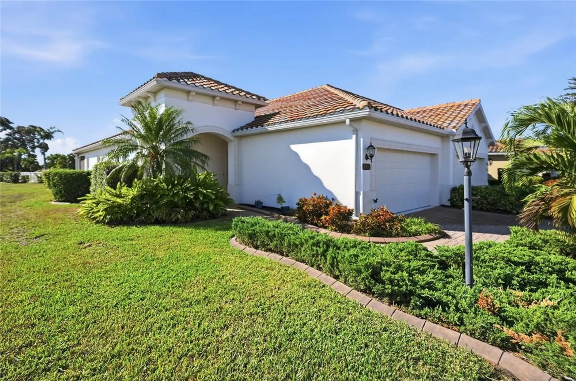 Property Slideshow image 7 of 50 | 7105 vista bella dr, Bradenton, FL, 34209