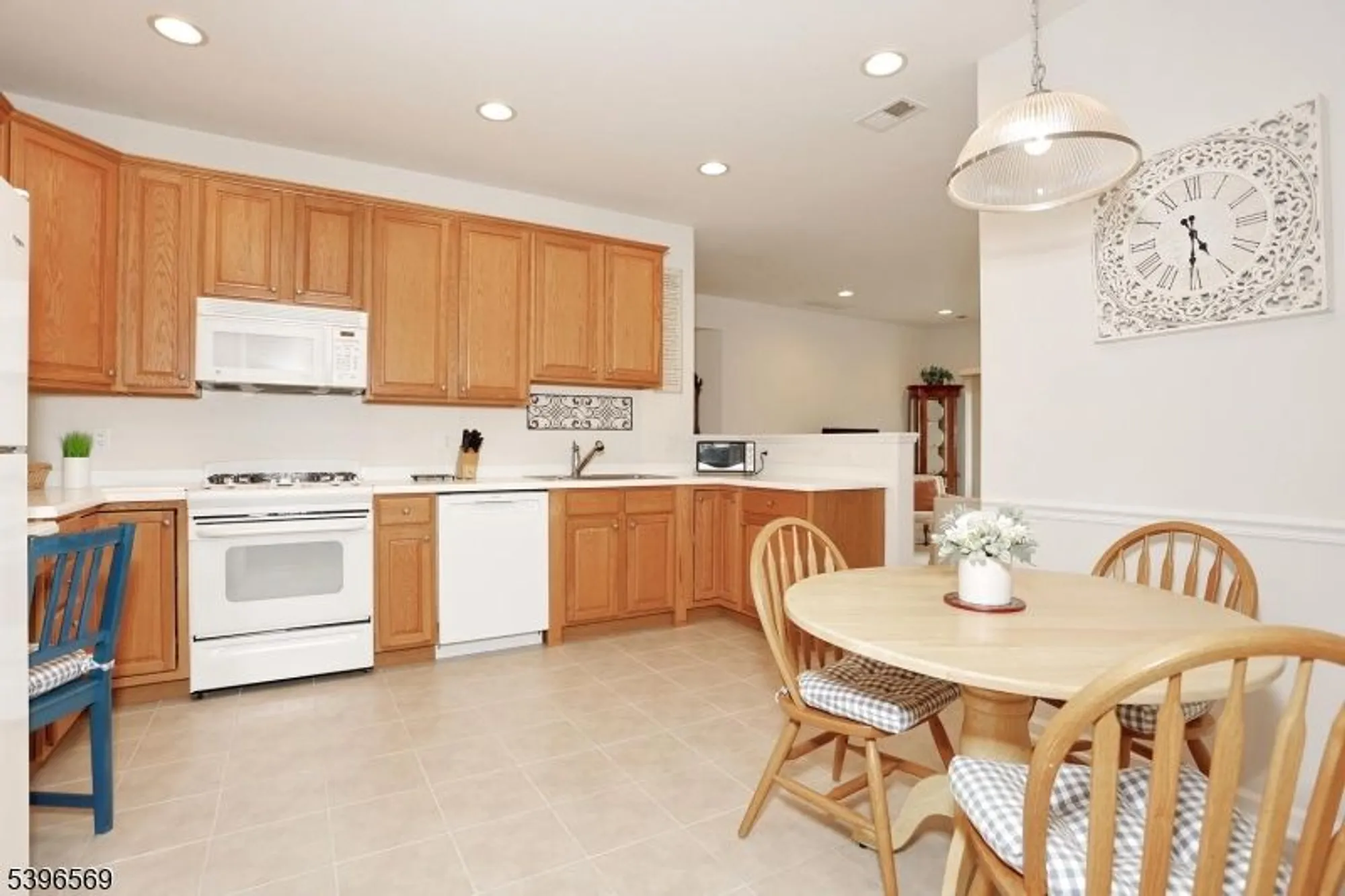 Property Slideshow image 14 of 45 | 10203 warrens way # 203, Wanaque, NJ, 07465