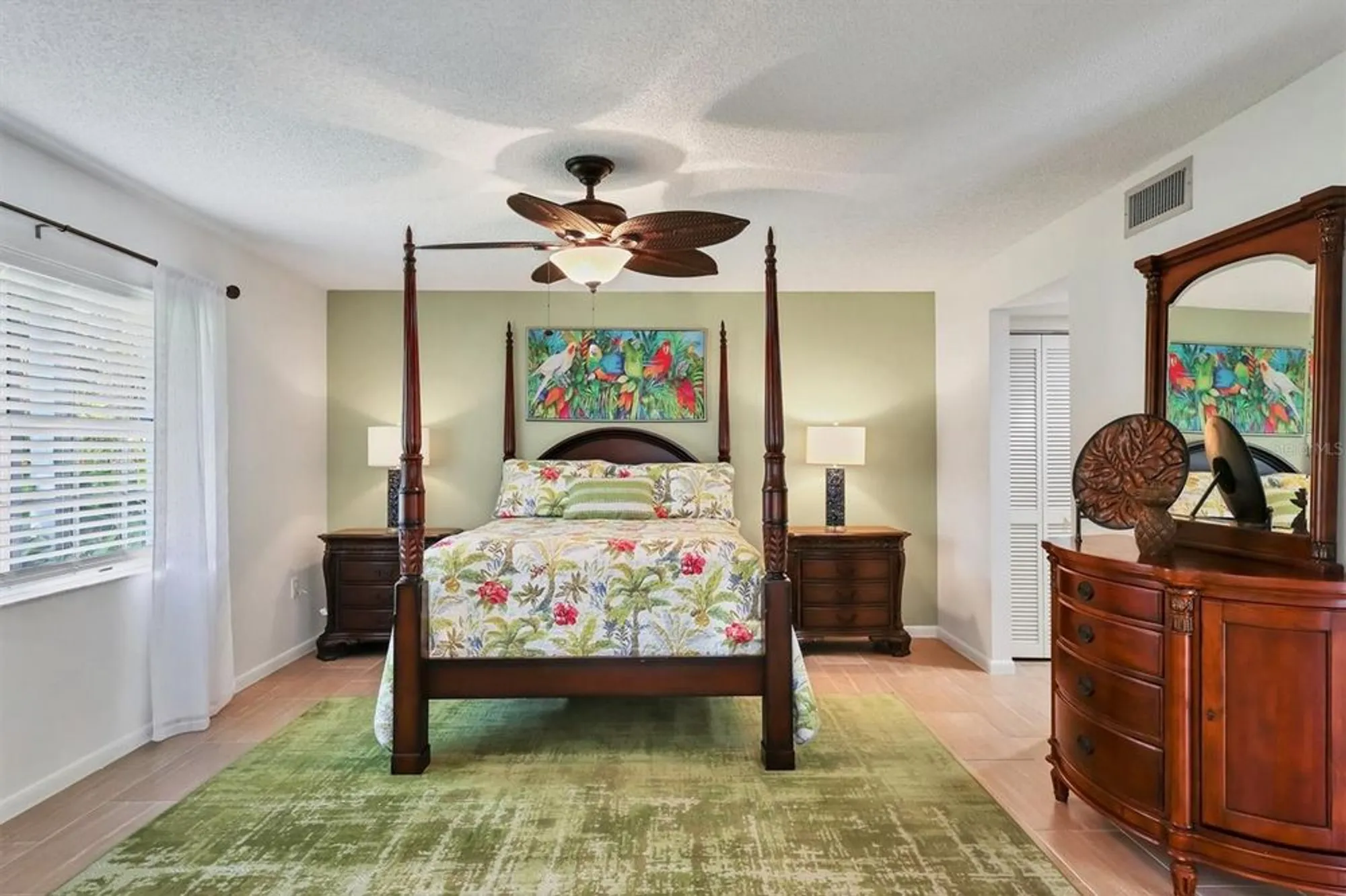 Property Slideshow image 28 of 63 | 6465 carrington cir 44, Sarasota, FL, 34238