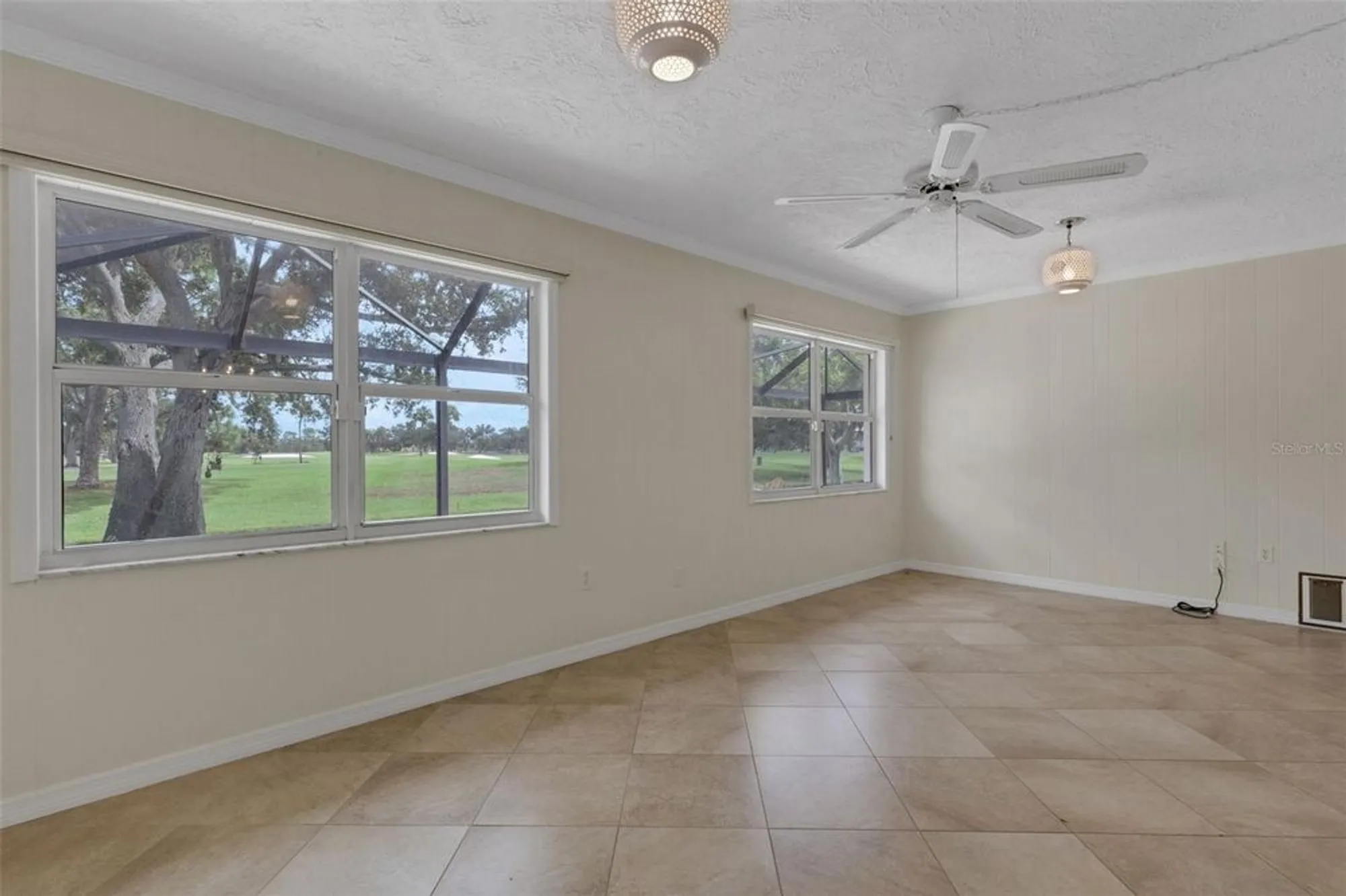 Property Slideshow image 18 of 33 | 5217 canterbury dr, Sarasota, FL, 34243