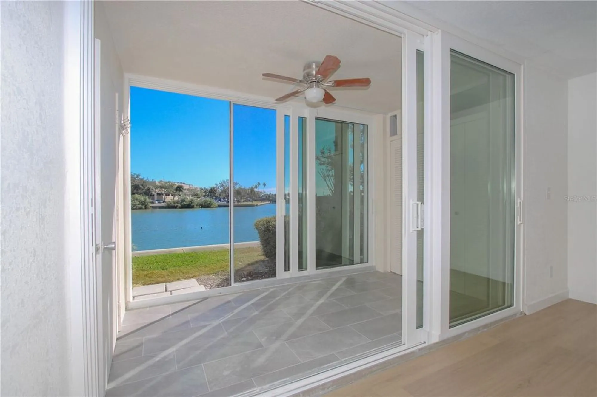 Property Slideshow image 18 of 45 | 7425 bay island dr 108, South Pasadena, FL, 33707