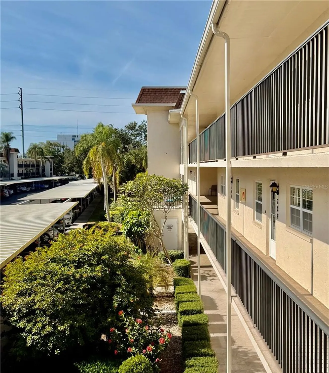 Property Slideshow image 3 of 30 | 851 maple ct 209, Dunedin, FL, 34698