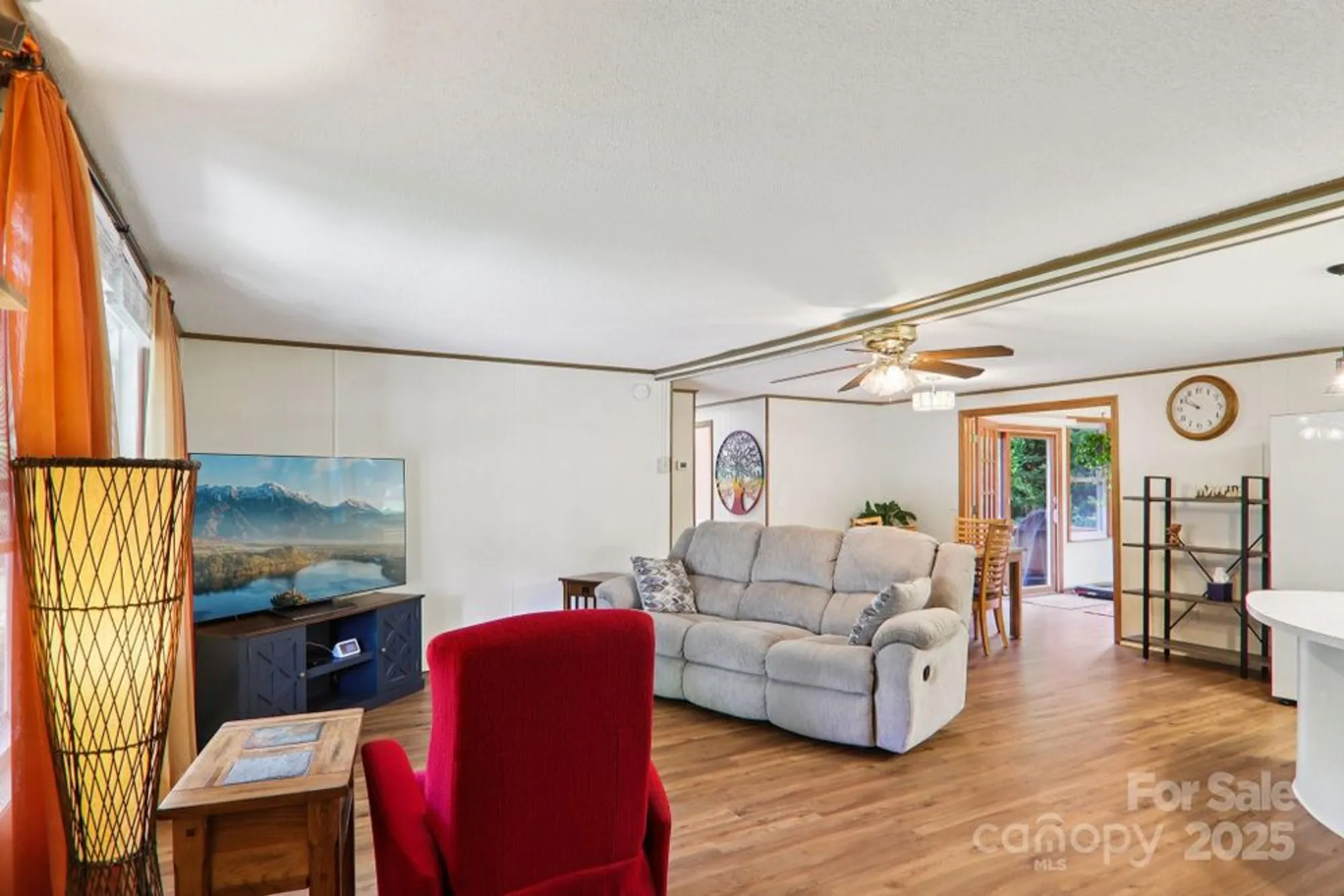 Property Slideshow image 7 of 47 | 226 cranbrook cir, Hendersonville, NC, 28792