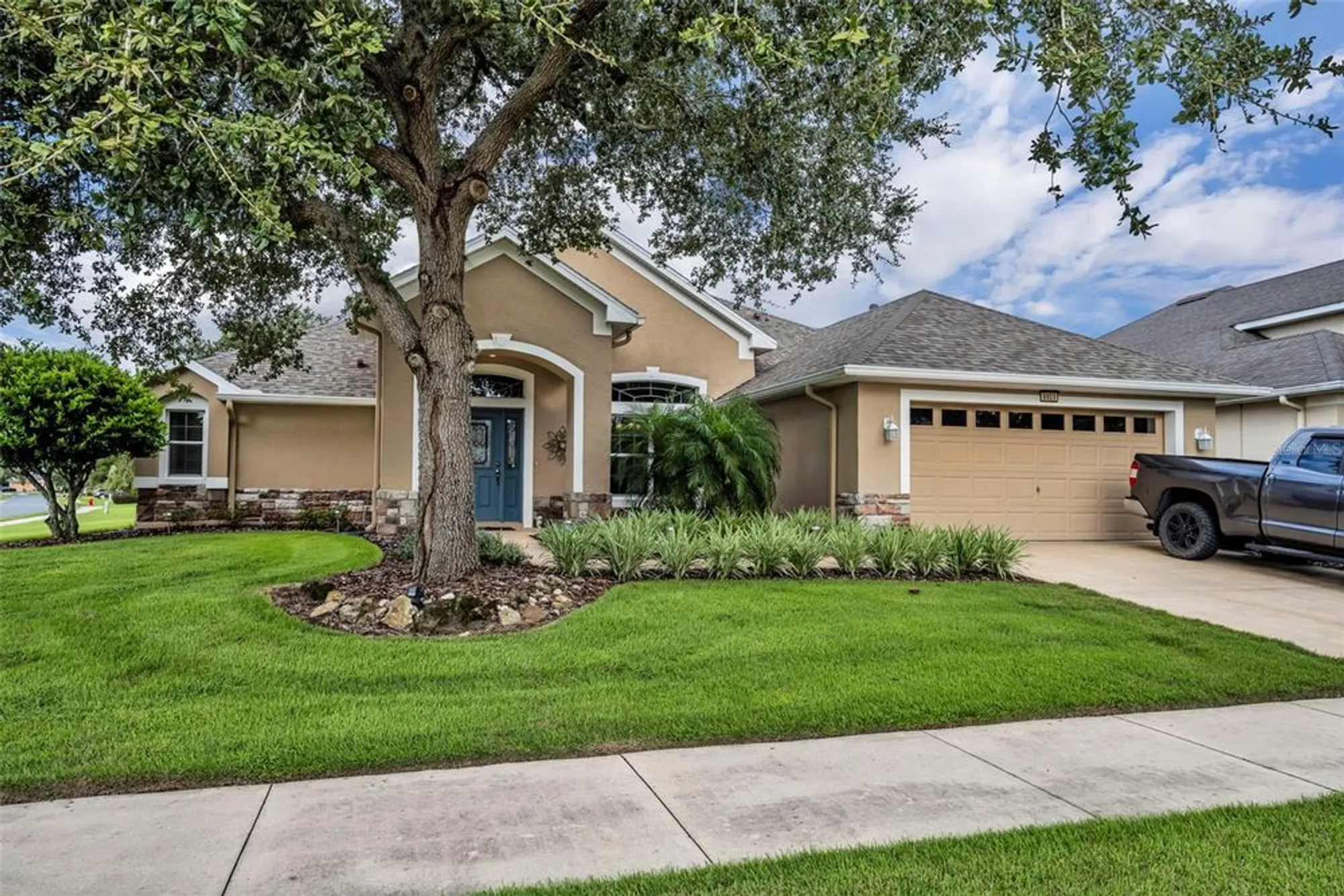 Property Slideshow image 5 of 50 | 8923 bridgeport bay cir, Mount Dora, FL, 32757