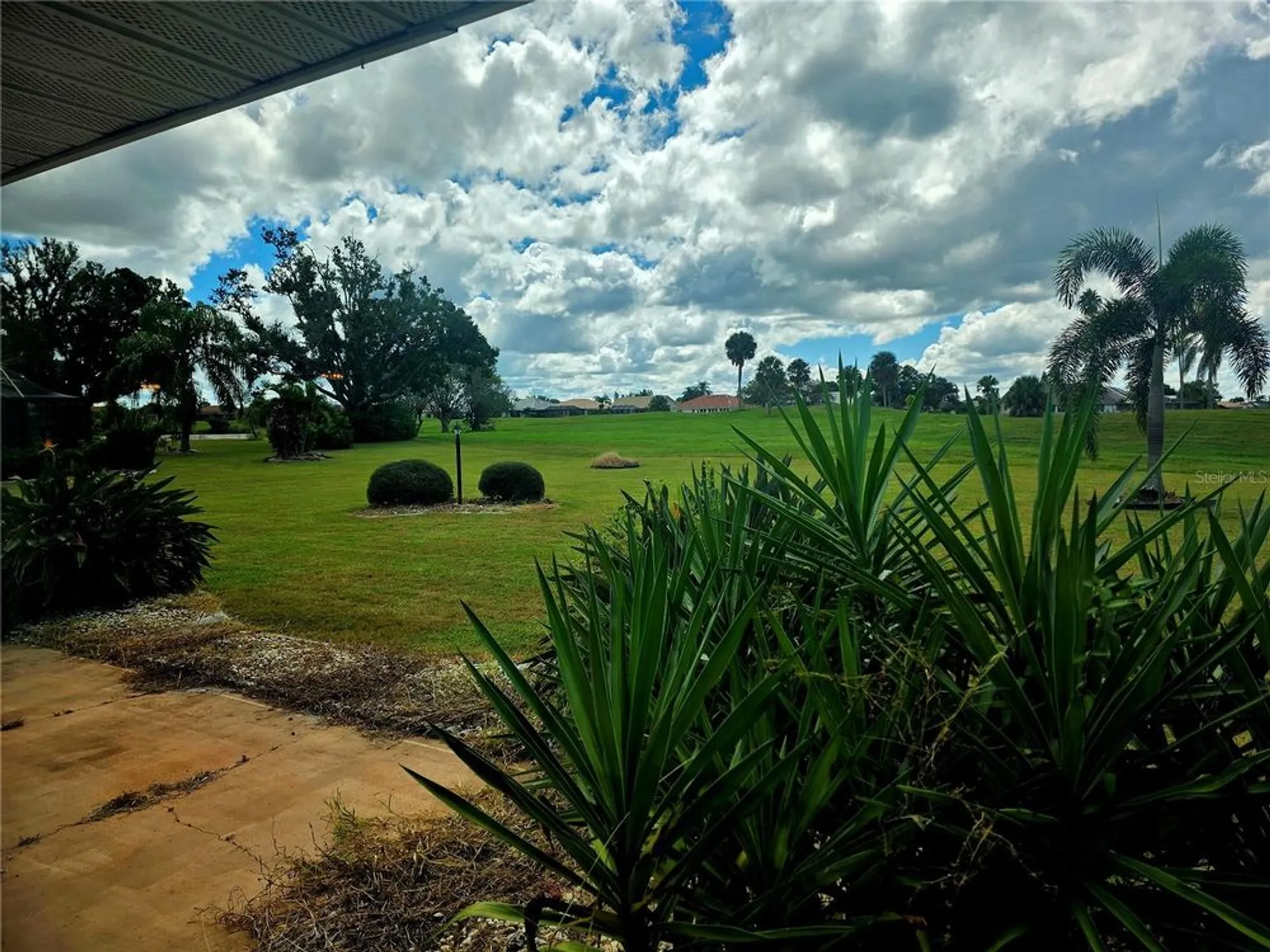 Property Slideshow image 18 of 34 | 1936 new bedford dr, Sun City Center, FL, 33573