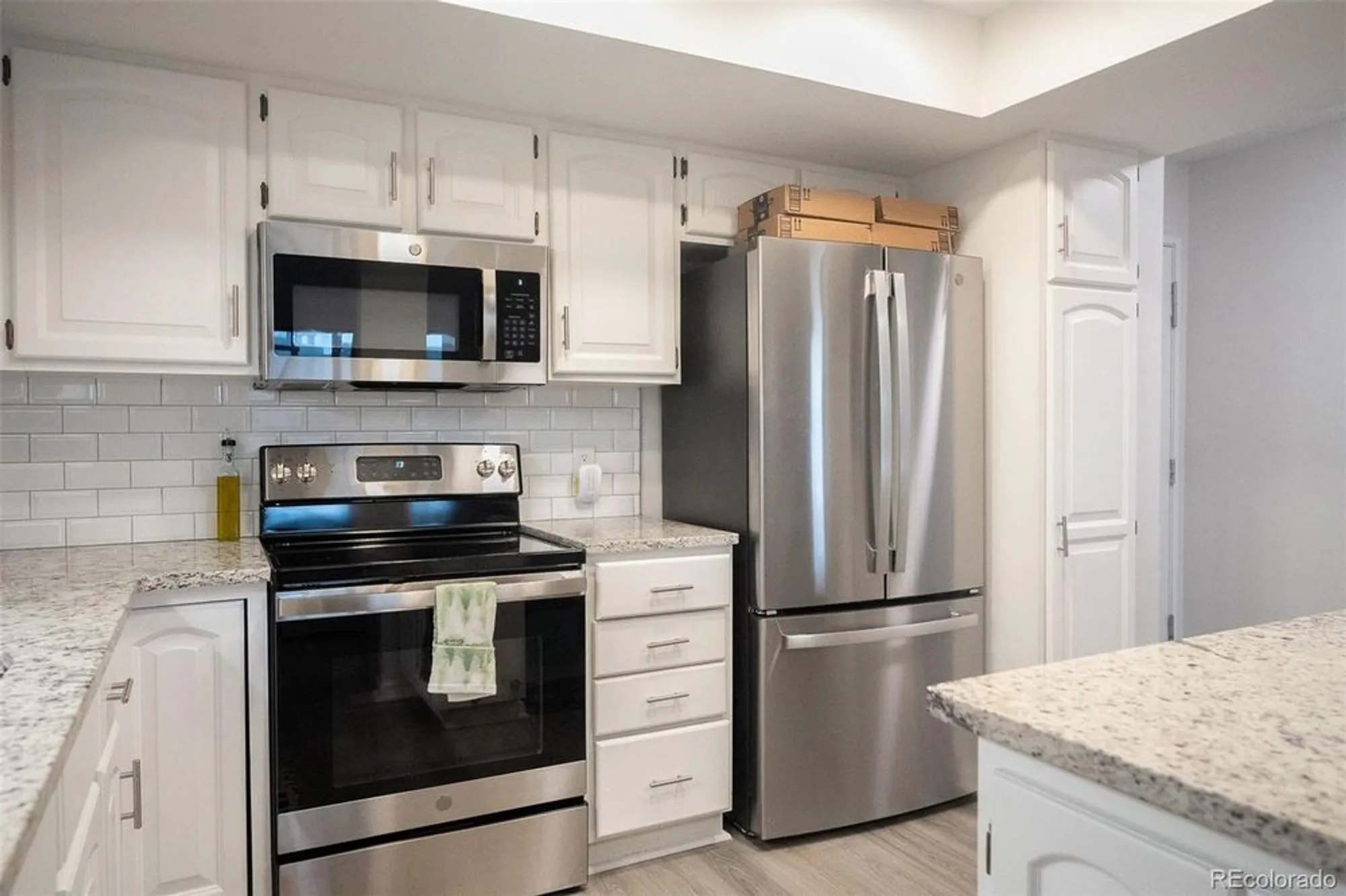 Property Slideshow image 24 of 31 | 14091 e marina dr apt 612, Aurora, CO, 80014