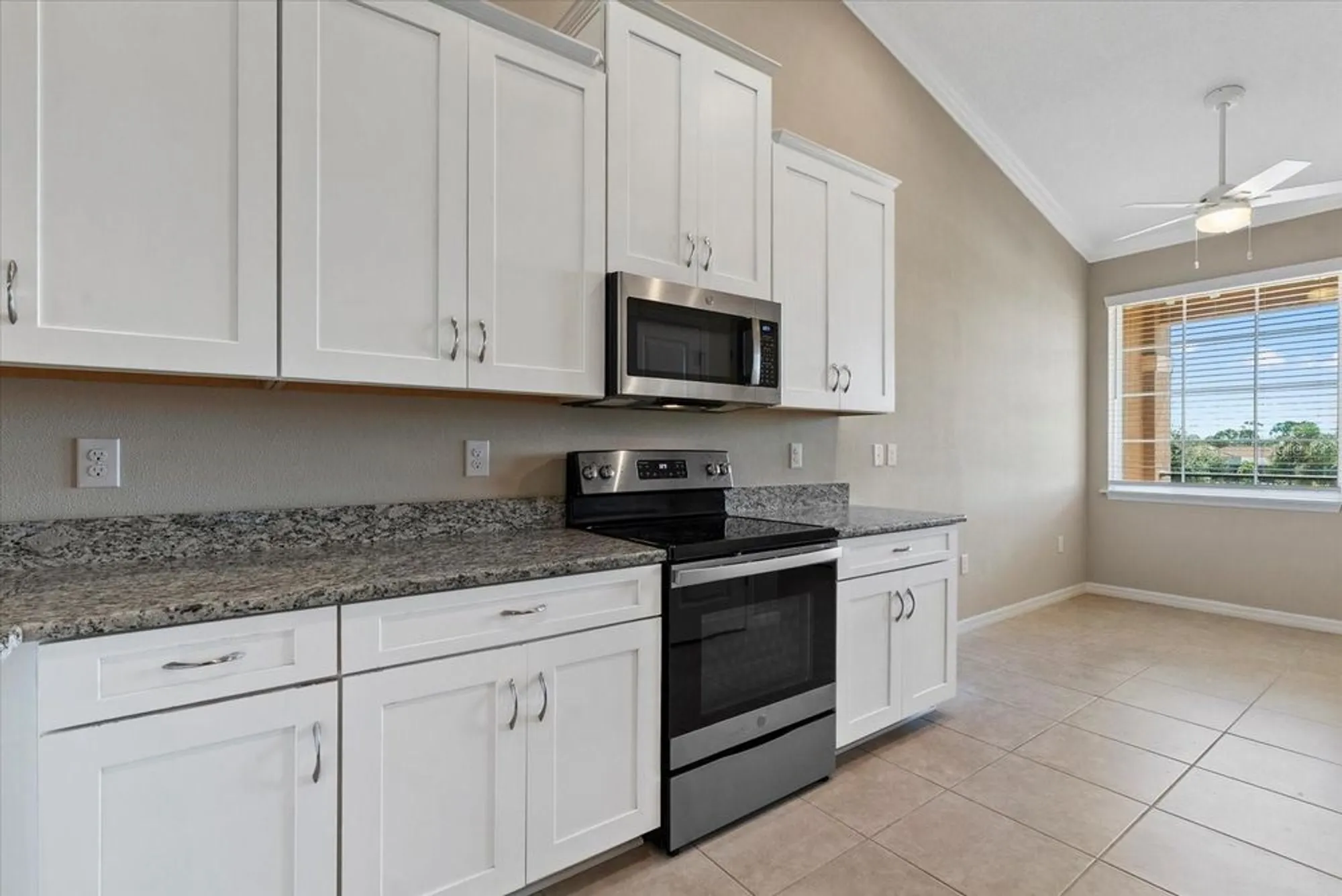 Property Slideshow image 4 of 47 | 12401 osorio ct 203, Sarasota, FL, 34238