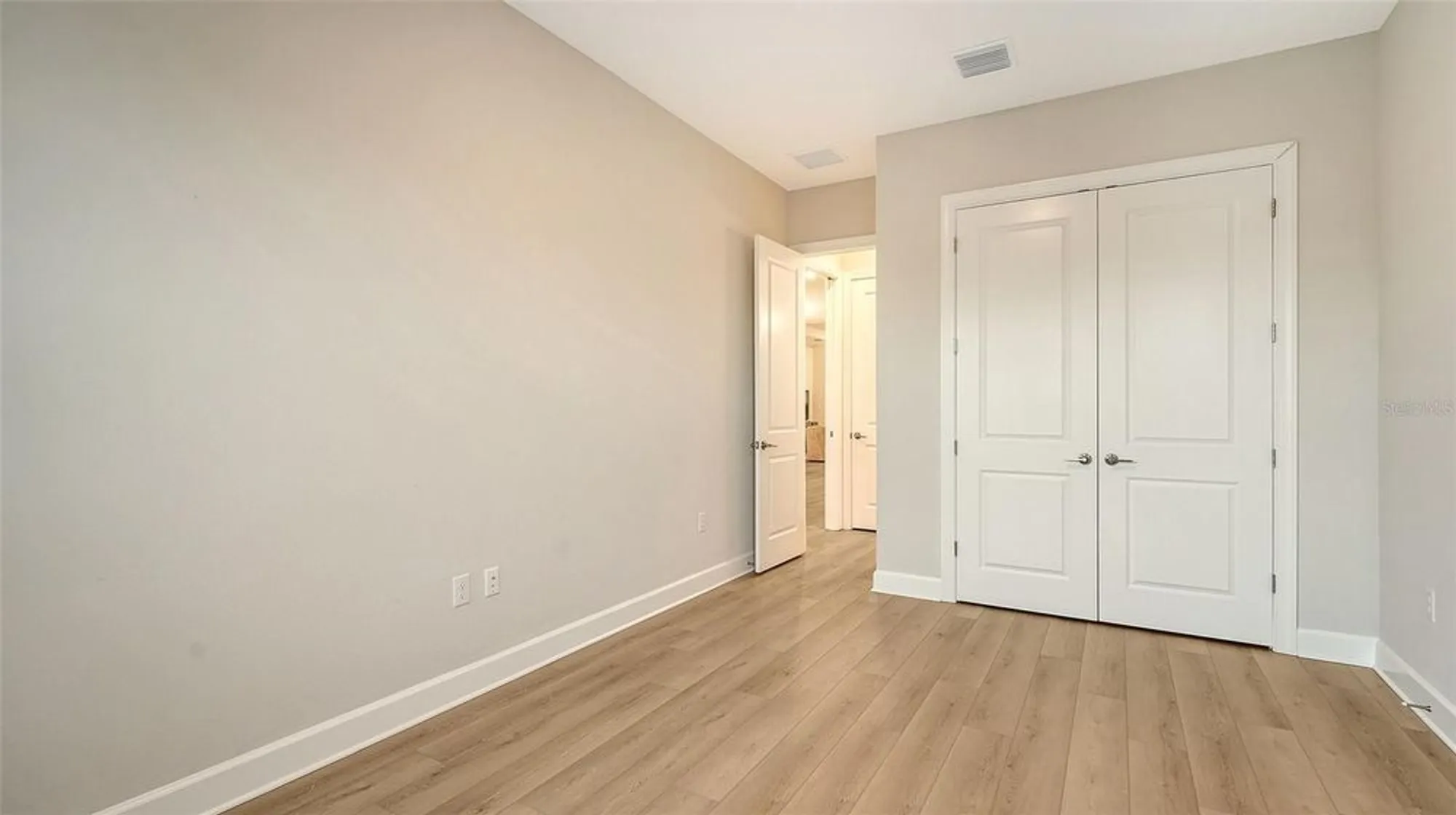 Property Slideshow image 45 of 90 | 16423 isola pl, Lakewood Ranch, FL, 34211