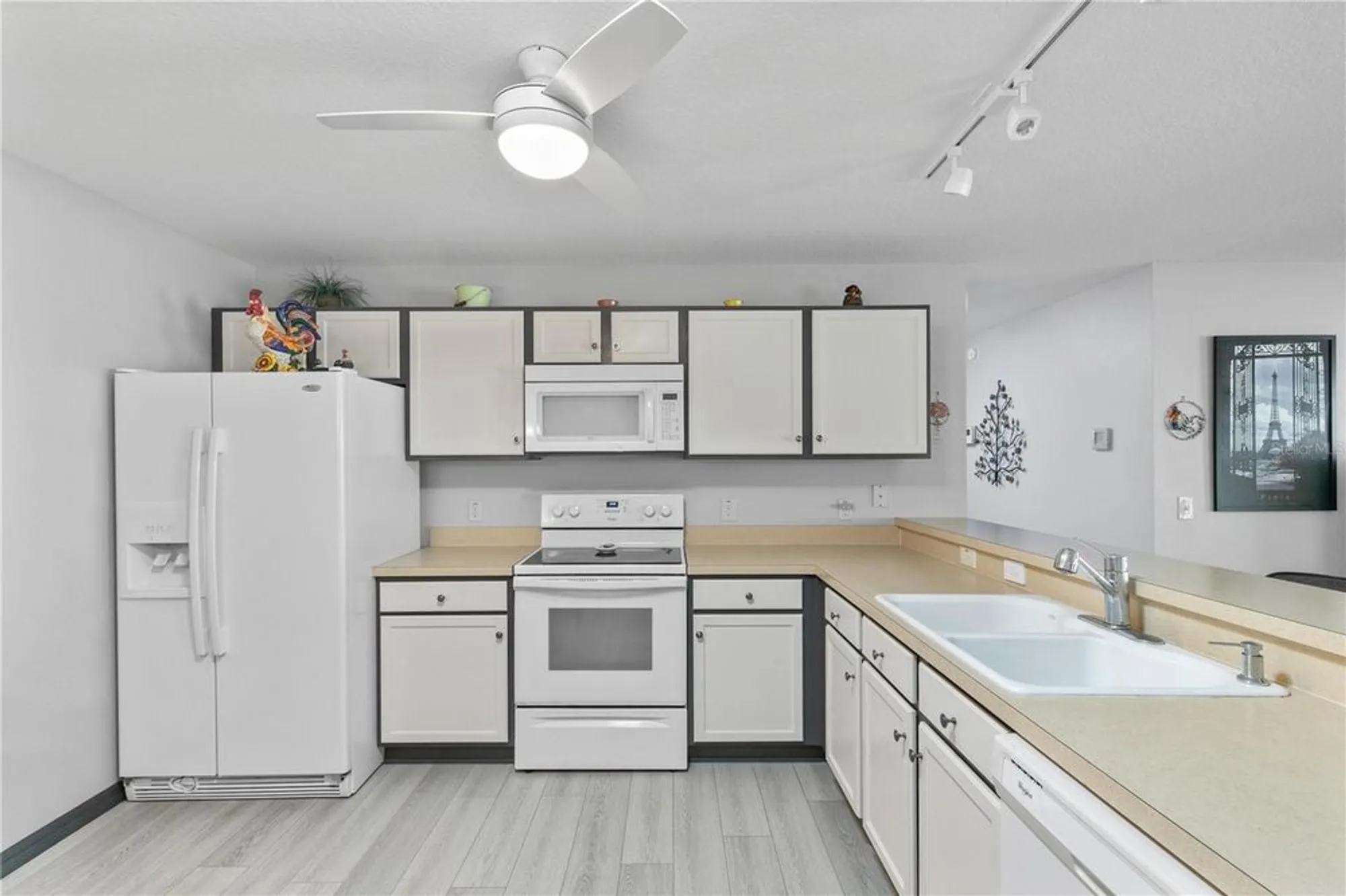 Property Slideshow image 11 of 42 | 3374 castlegate ct, The Villages, FL, 32163